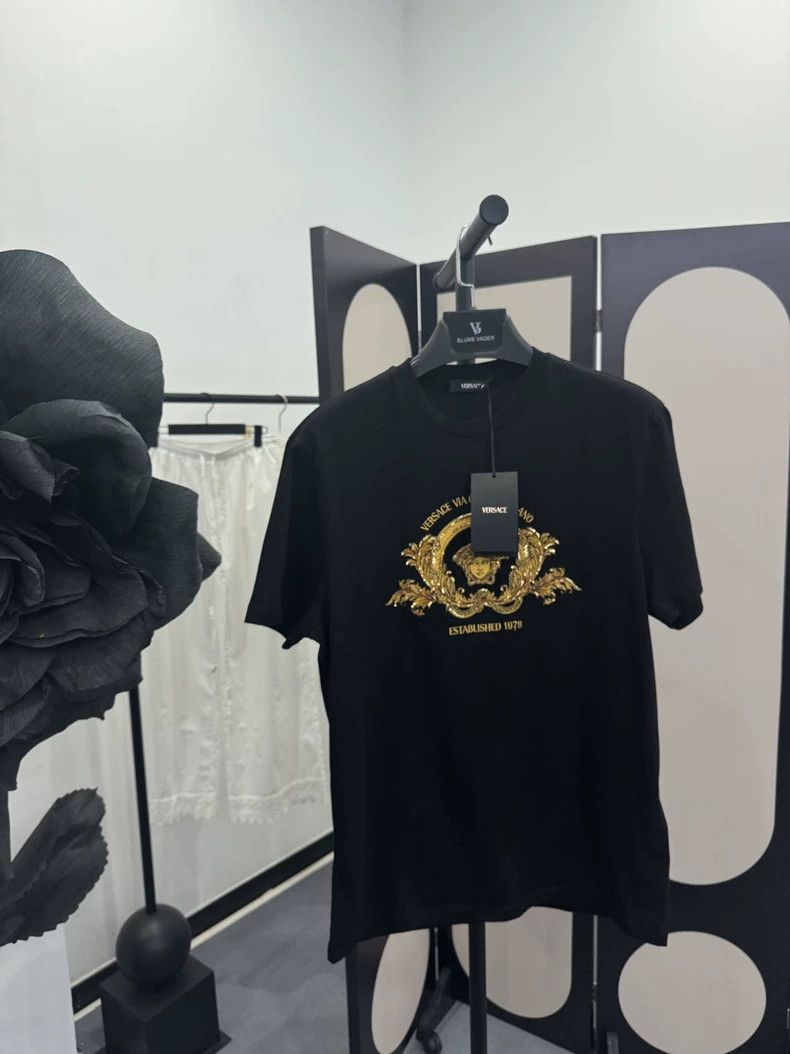 Versace Versace Men's T-shirts Size US L / EU 52-54 / 3 - 4 Thumbnail