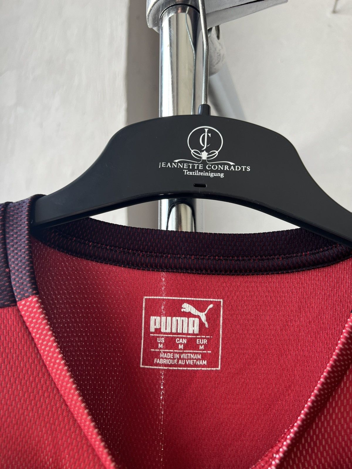 Puma Arsenal FC Training / Pre match Puma Soccer Football jersey Size US S / EU 44-46 / 1 - 6 Thumbnail