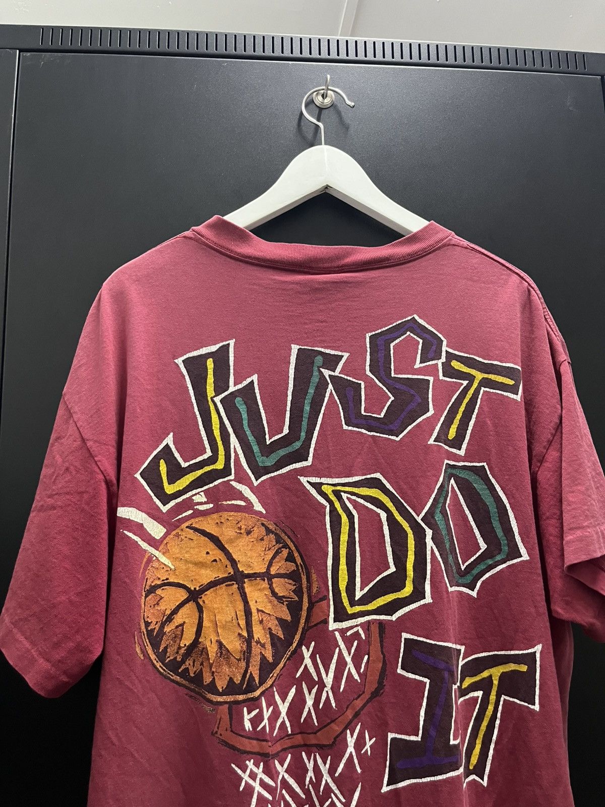Vintage Vintage 90s Nike Basketball Crayon Just Do It Size US XXL / EU 58 / 5 - 1 Thumbnail