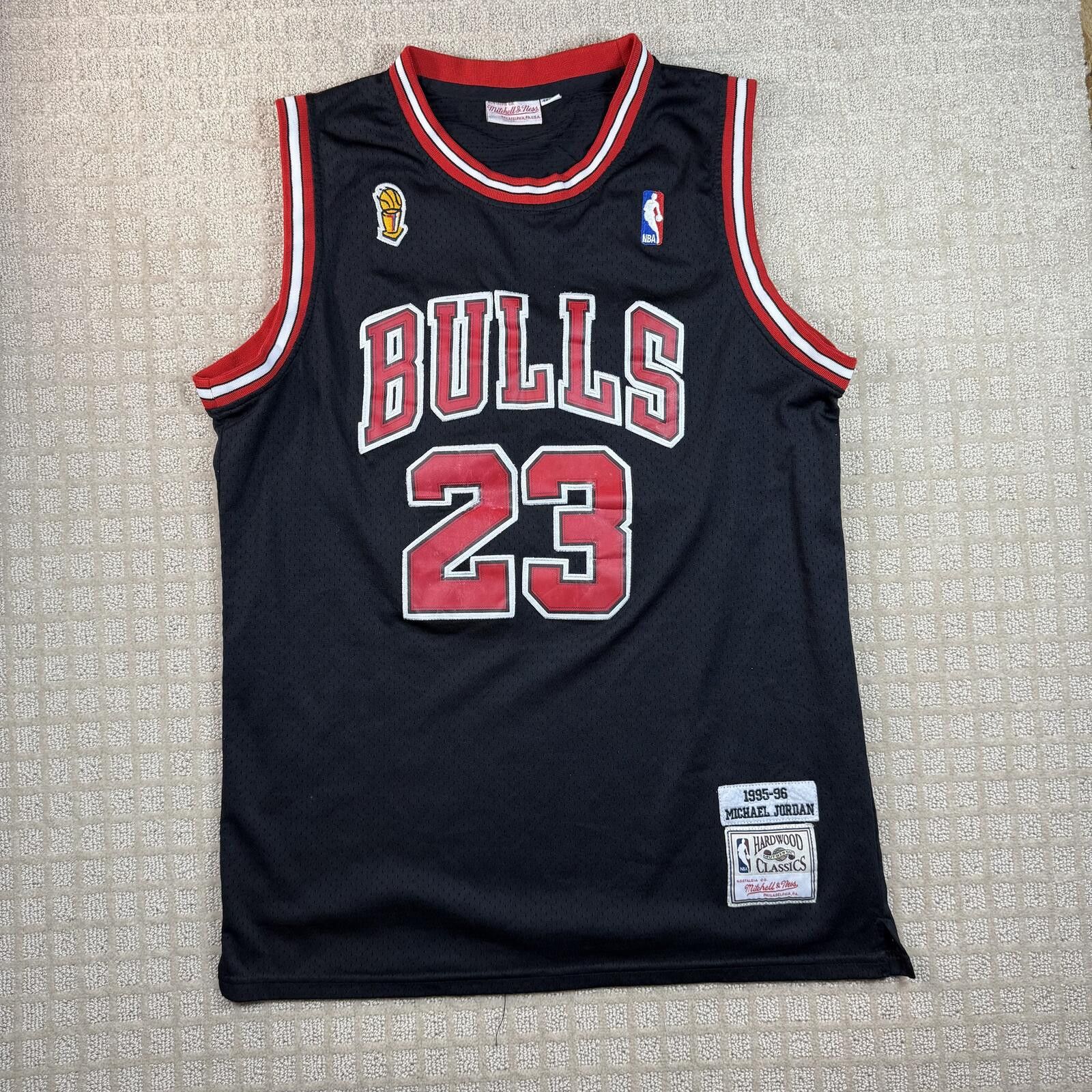 Mitchell & Ness Mitchell Ness Jordan Bulls Away Jersey XL 1995/96 Finals Size US XL / EU 56 / 4 - 1 Thumbnail