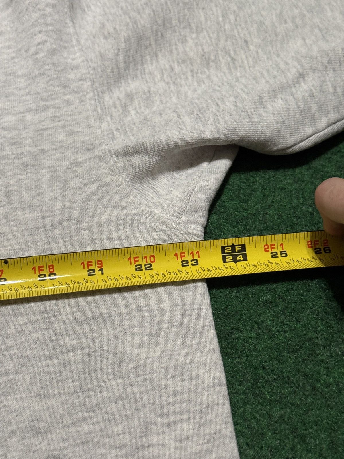 Disney Vintage 90s Disney Mickey Mouse Walt Disney Lrg Sweatshirt Size US L / EU 52-54 / 3 - 6 Thumbnail