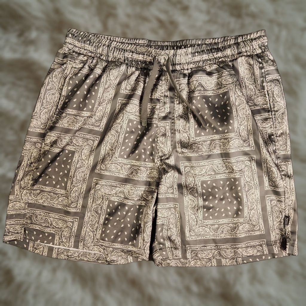 WeSC WeSC Pull On Austin Shorts Mens XL Bandana Paisley Olive Green Drawstring New Size US 36 / EU 52 - 1 Thumbnail