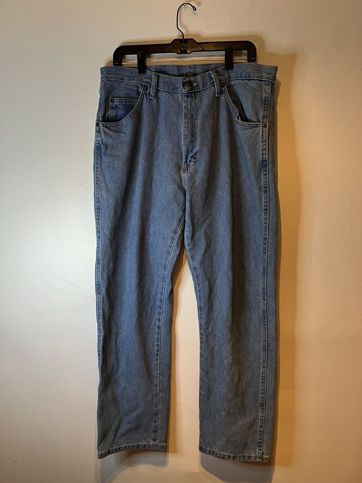 Wrangler Wrangler Mens Jeans Blue Tag Size (36x30) Relaxed Straight Size US 36 / EU 52 - 1 Thumbnail