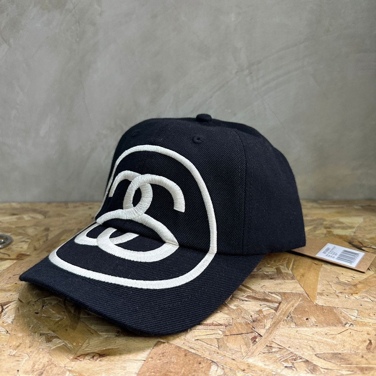 travis着用　Stussy Chenille S Low Pro Cap travisscott STUSSY LOW PRO CHENILLE S STRAPBACK Color: Brown