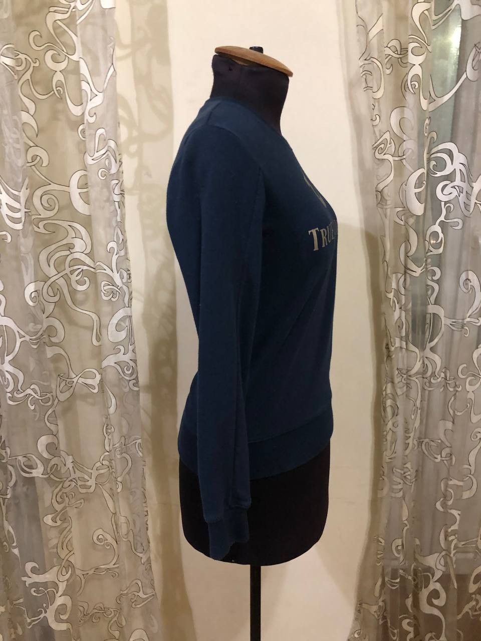True Religion True Religion Womens Blue Sleeve Cropped Sweater Size L Size L / US 10 / IT 46 - 13 Thumbnail