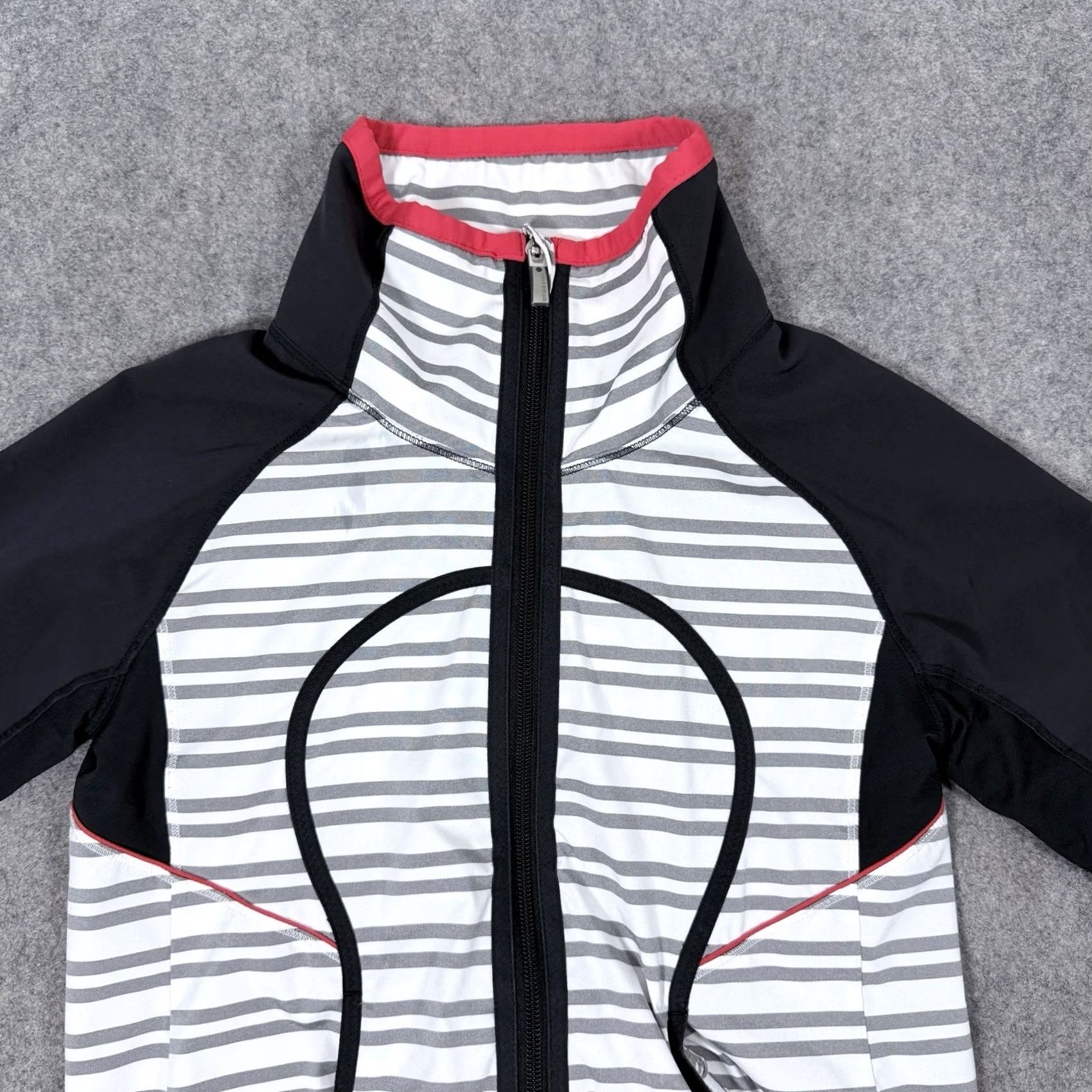 Lululemon Lululemon Athletica Activewear Full-Zip Jacket Multicolor Womens Size 2 Jacket Short Sleeve? Size XS / US 0-2 / IT 36-38 - 2 Thumbnail