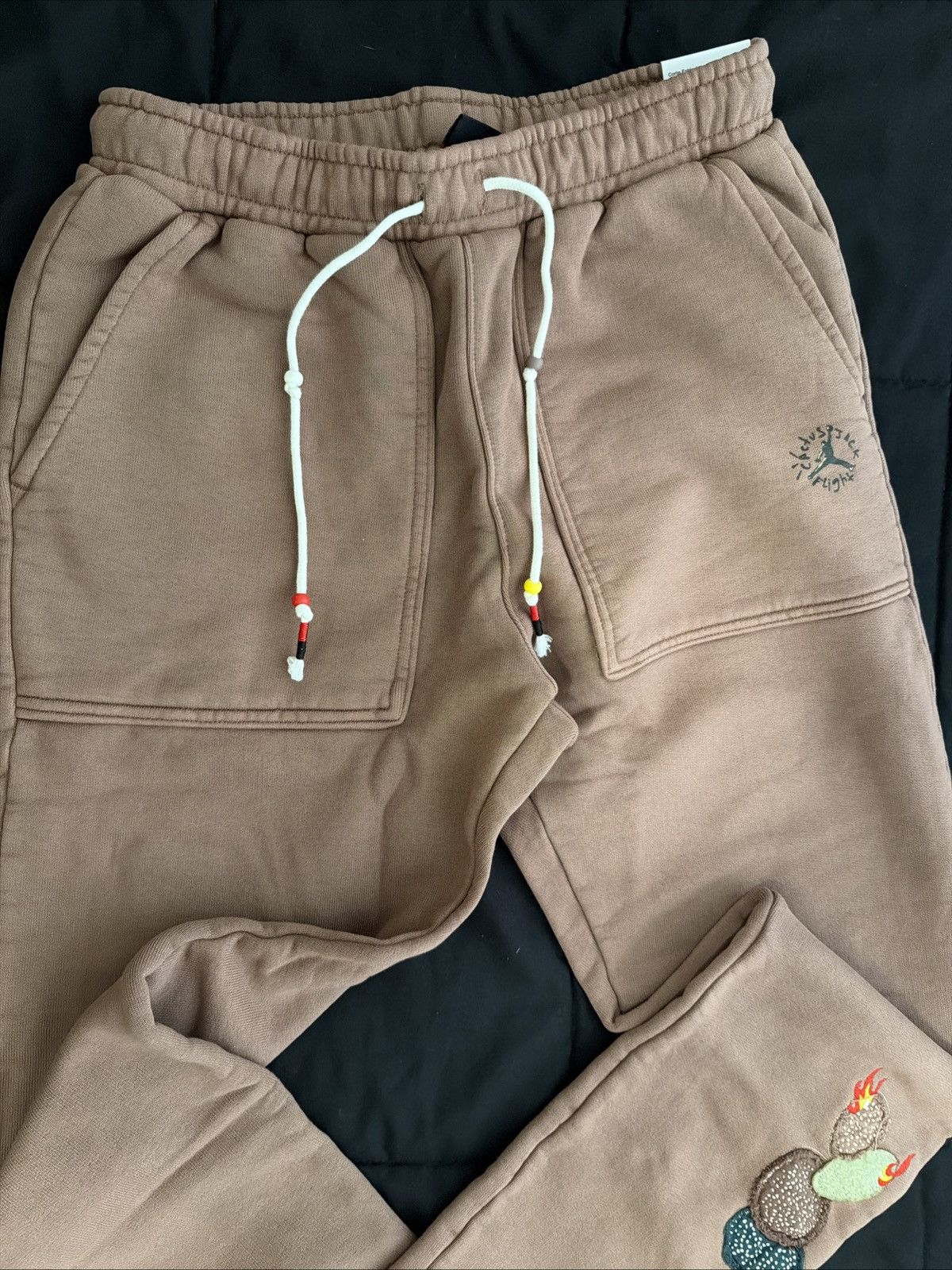 Jordan Brand × Travis Scott Jordan Fleece Pants Colab Travis Scott Cactus Jack Small NWT Size US 32 / EU 48 - 7 Thumbnail