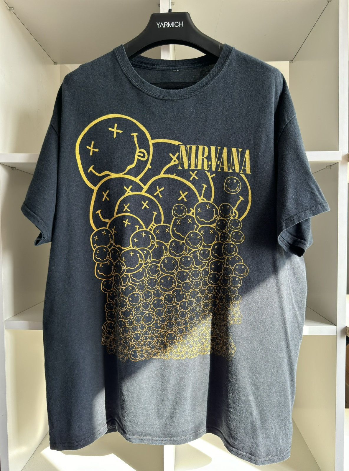 Band Tees Vintage 2004 Nirvana Smiley Band T Shirt Size US L / EU 52-54 / 3 - 1 Thumbnail