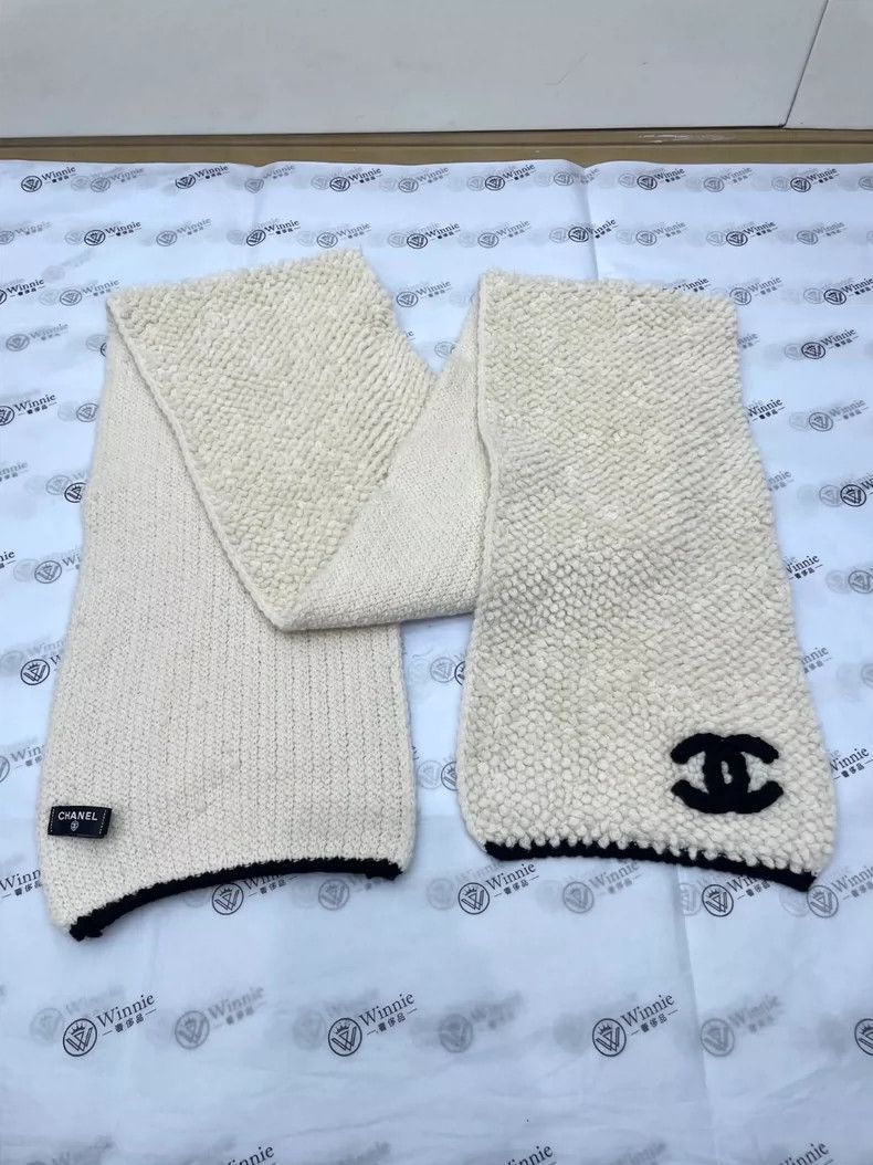 Chanel Chanel Black and white color-blocked cashmere scarf 2504-Ne Size ONE SIZE - 1 Thumbnail