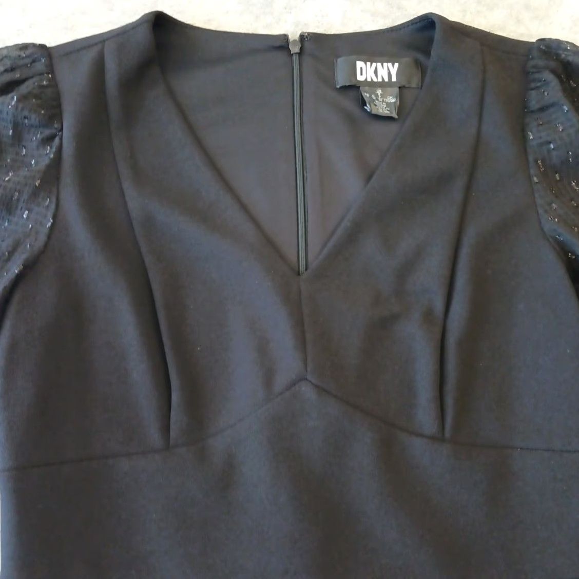 DKNY DKNY Pencil Dress Size 6 Black Short Sleeve V Neck Knee Length Women Party/Cocktail Business Dress Size 28" / US 6 / IT 42 - 3 Thumbnail