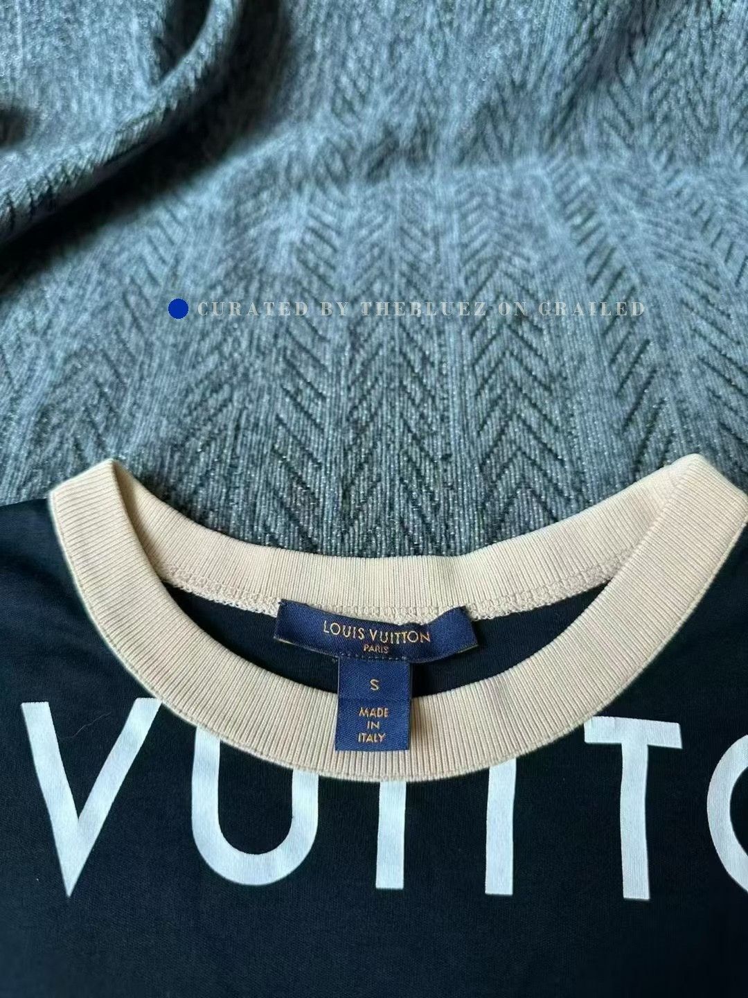 Louis Vuitton Louis Vuitton LV Color Block Neck Logo Tee Size US S / EU 44-46 / 1 - 3 Thumbnail