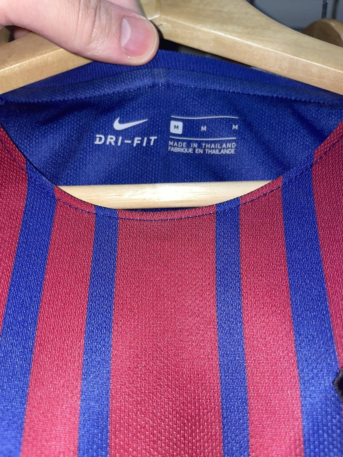 Nike Messi Barcelona 2017 Jersey- Longsleeve Size US M / EU 48-50 / 2 - 5 Thumbnail
