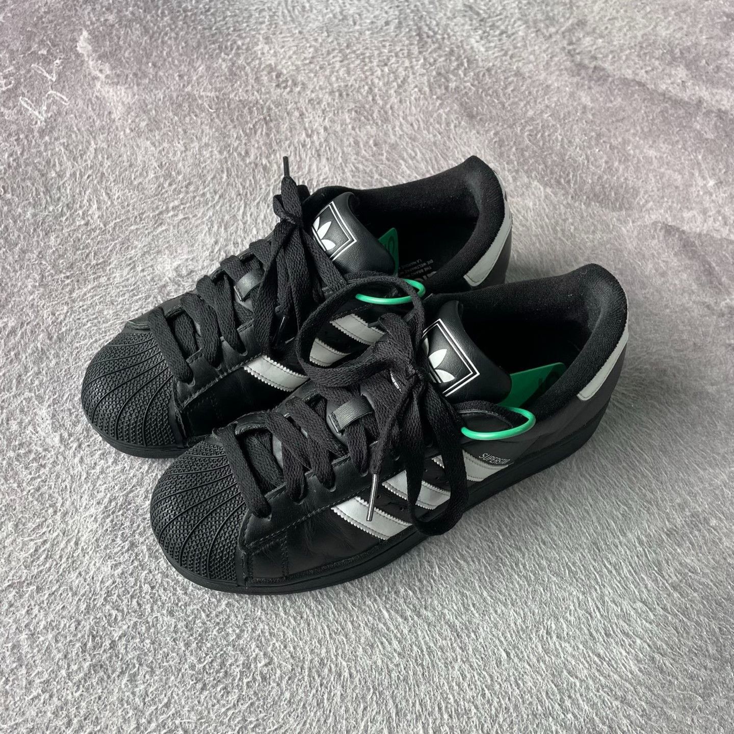 Adidas Adidas Black Lowtop Sneakers 40 Men Size US 7.5 / EU 40-41 - 1 Thumbnail