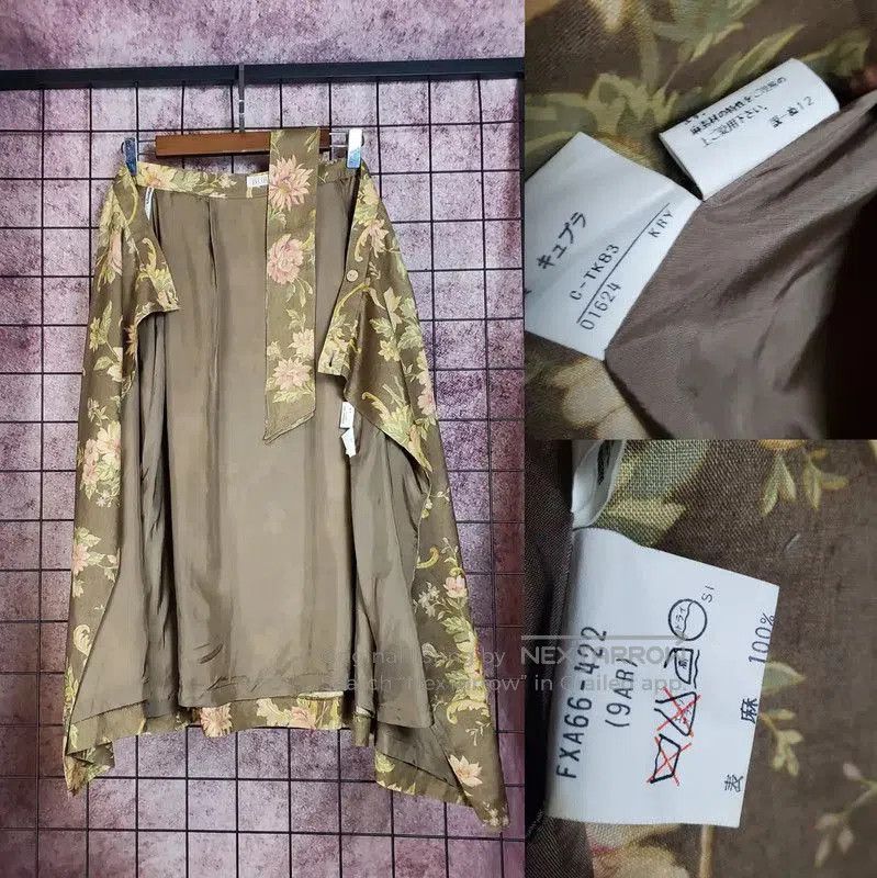Burberry Burberry Floral A-Line Midi Skirt. Size 23" - 3 Thumbnail