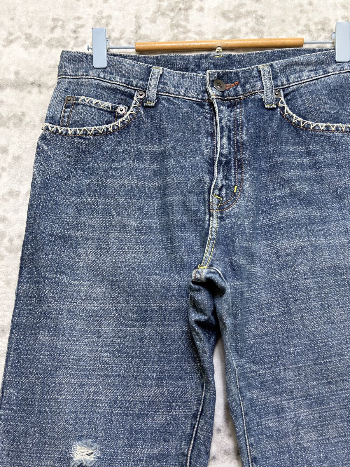 Uniqlo Old Uniqlo Flare Jeans Y2K Distressed Whipstitch Denim Size US 29 - 4 Thumbnail