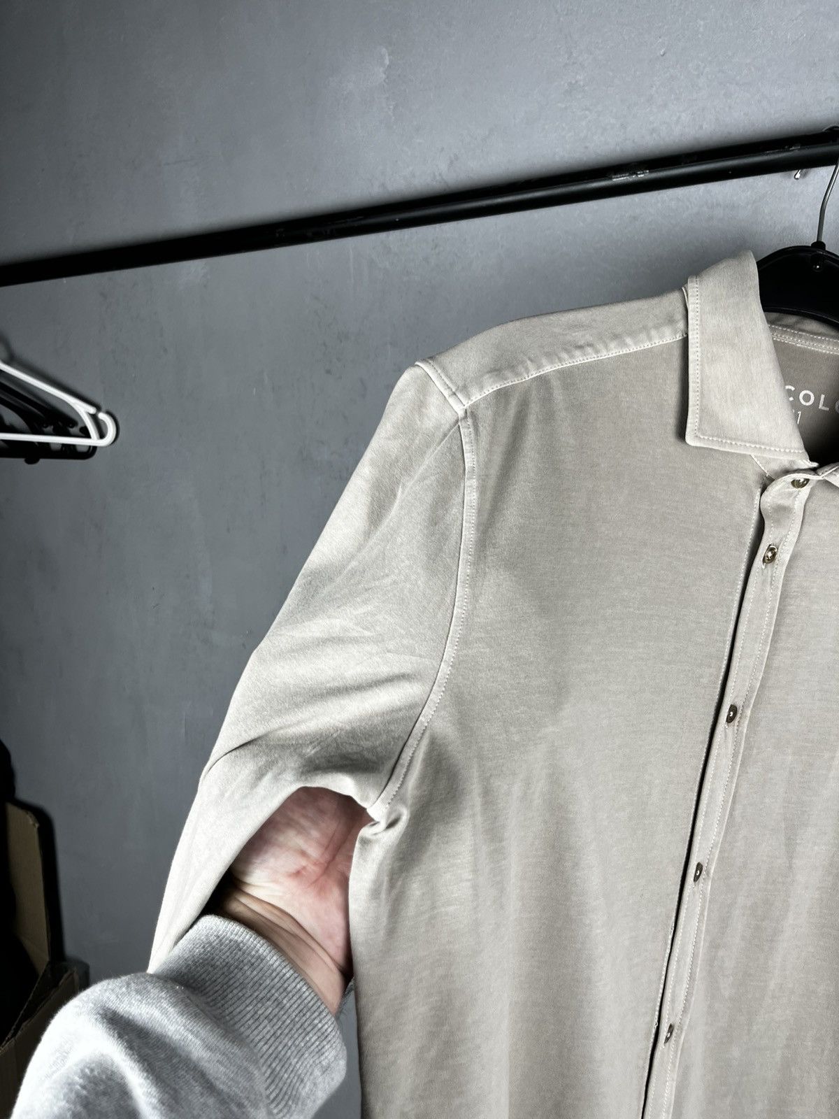 Circolo 1901 CIRCOLO 1901 MENS CLASSIC SOLID COTTON BLEND BUTTON SHIRT Size US XL / EU 56 / 4 - 7 Thumbnail