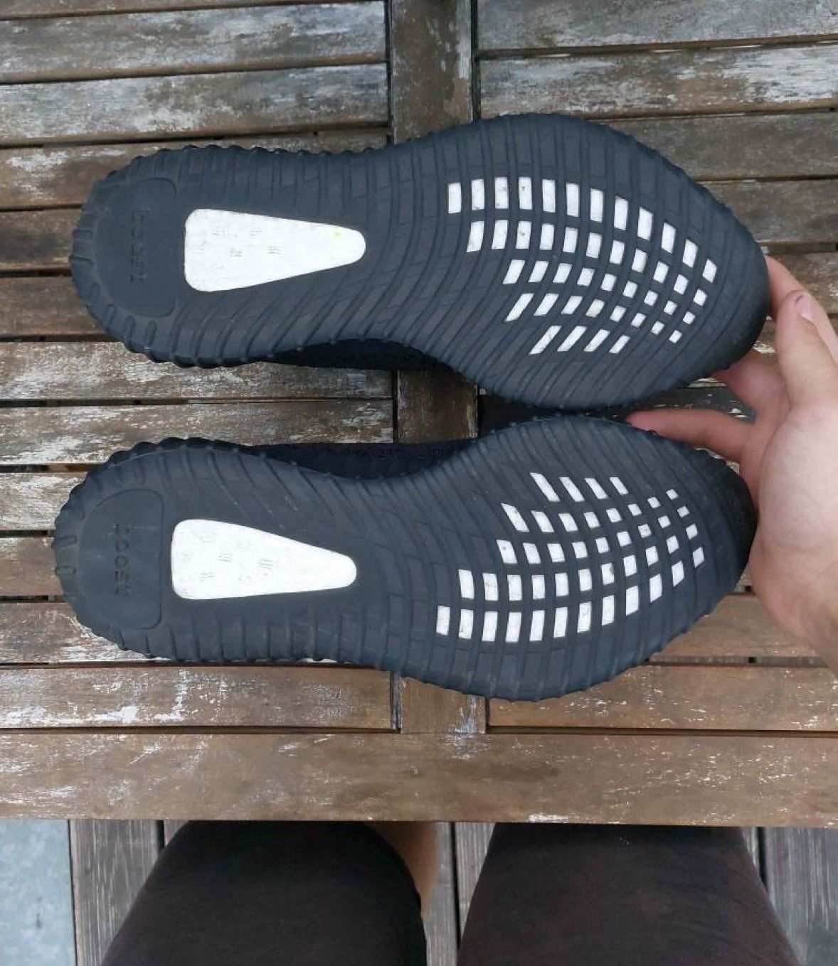 Kanye West × Yeezy Yeezy 350 V2 Oreo Size 11.5 US M Size US 11.5 / EU 44-45 - 4 Thumbnail