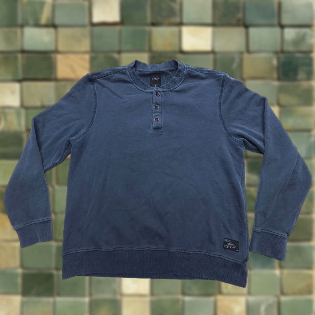 Vintage VINTAGE Union Sea WA Henley Sweatshirt Mens Large Blue Cotton Knit Coastal Casual Size US L / EU 52-54 / 3 - 1 Thumbnail