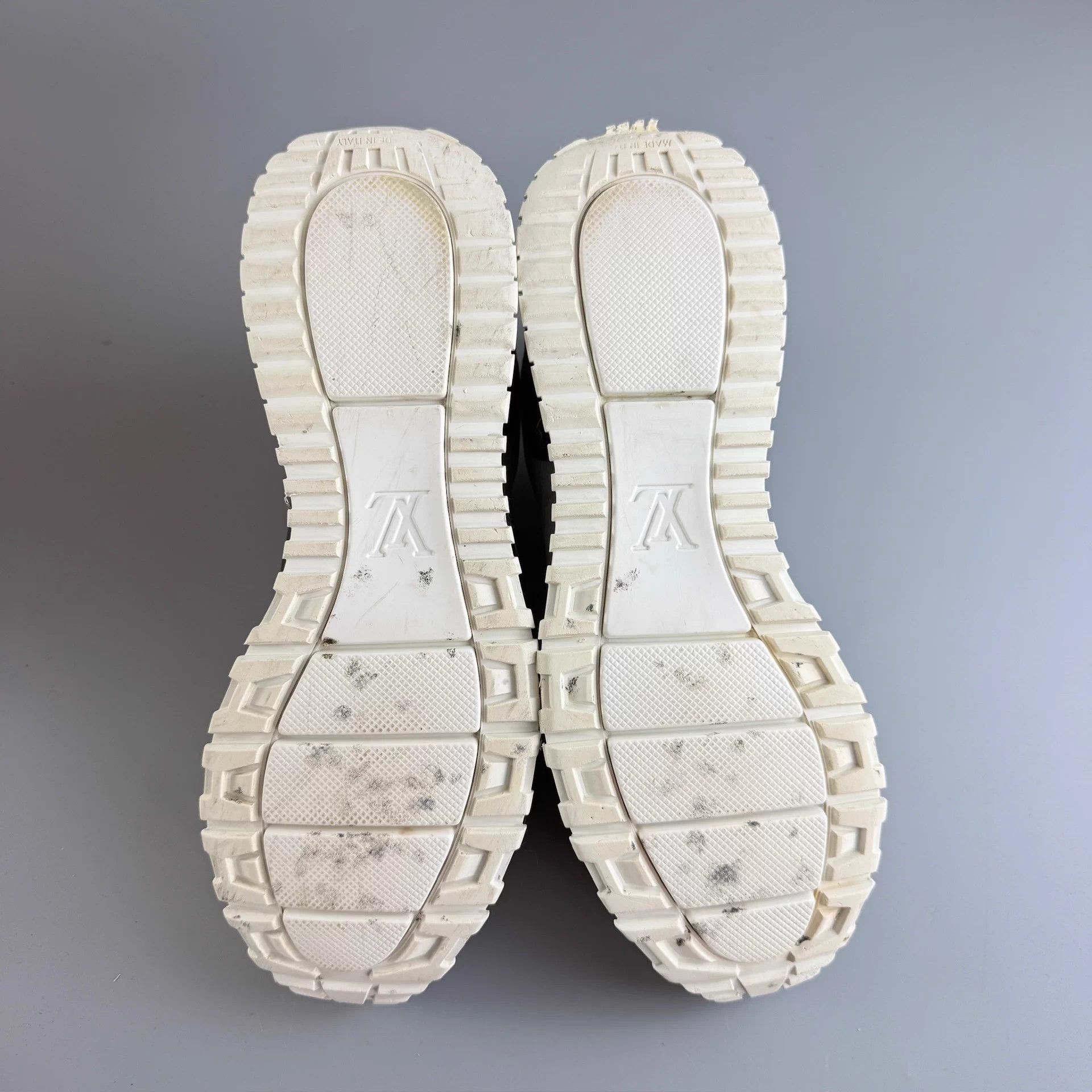 Louis Vuitton LV Runaway Black Brown Monogram Sneakers 40 95New Size US 6 / EU 39 - 7 Thumbnail