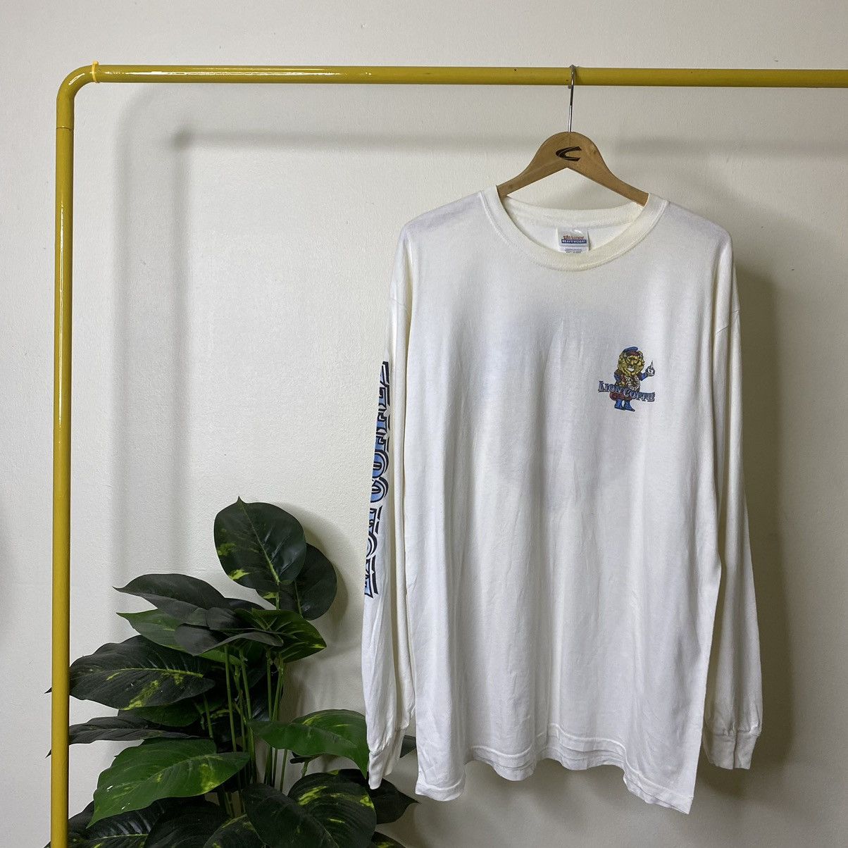 Vintage Vintage 2000s Lion Coffee Hawaiian Islands Promo L/S T Shirt Size US L / EU 52-54 / 3 - 6 Thumbnail