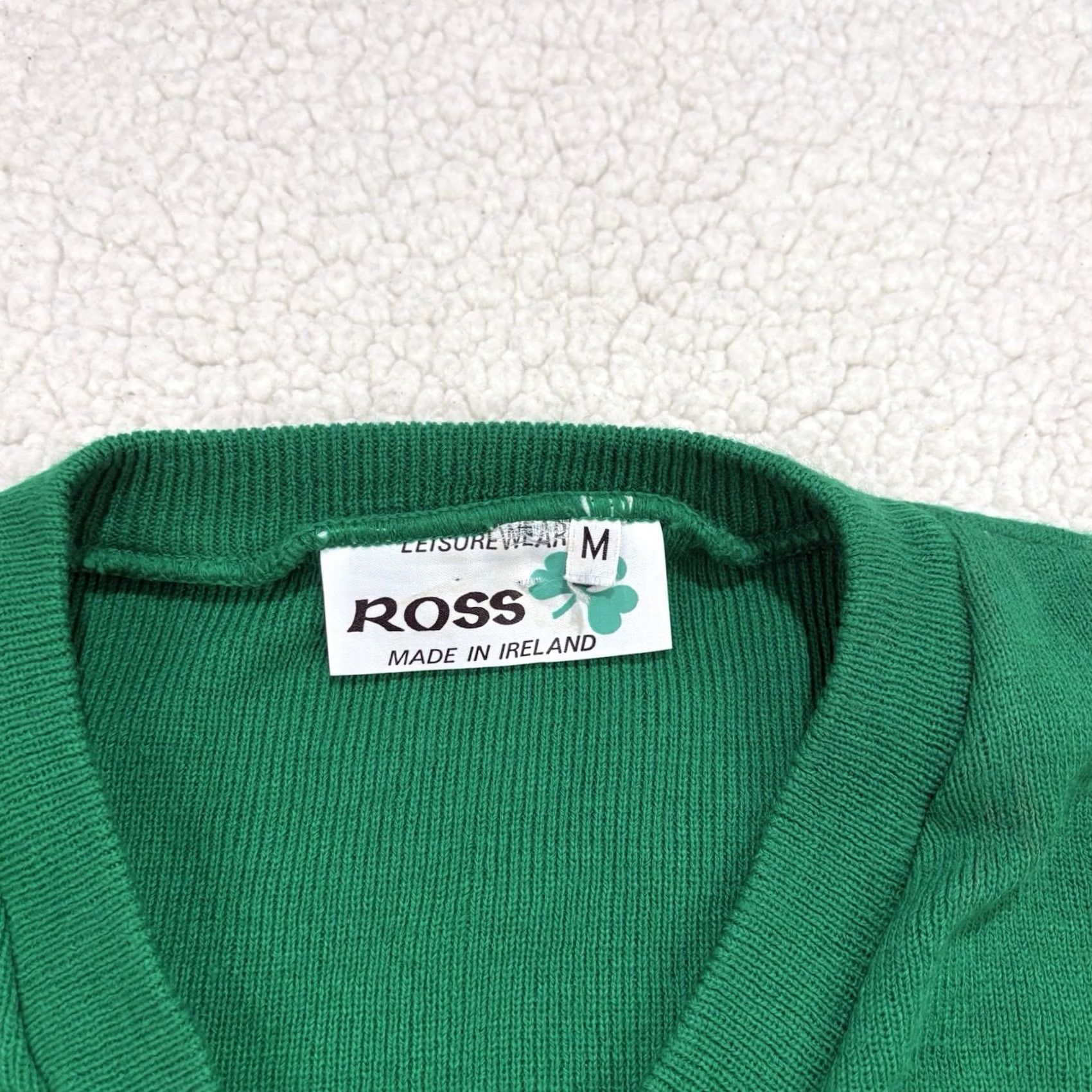 Vintage VINTAGE Ross Ireland Sweater Mens M Green V Neck Pullover Embroidered Logo Clovers Size US M / EU 48-50 / 2 - 2 Thumbnail
