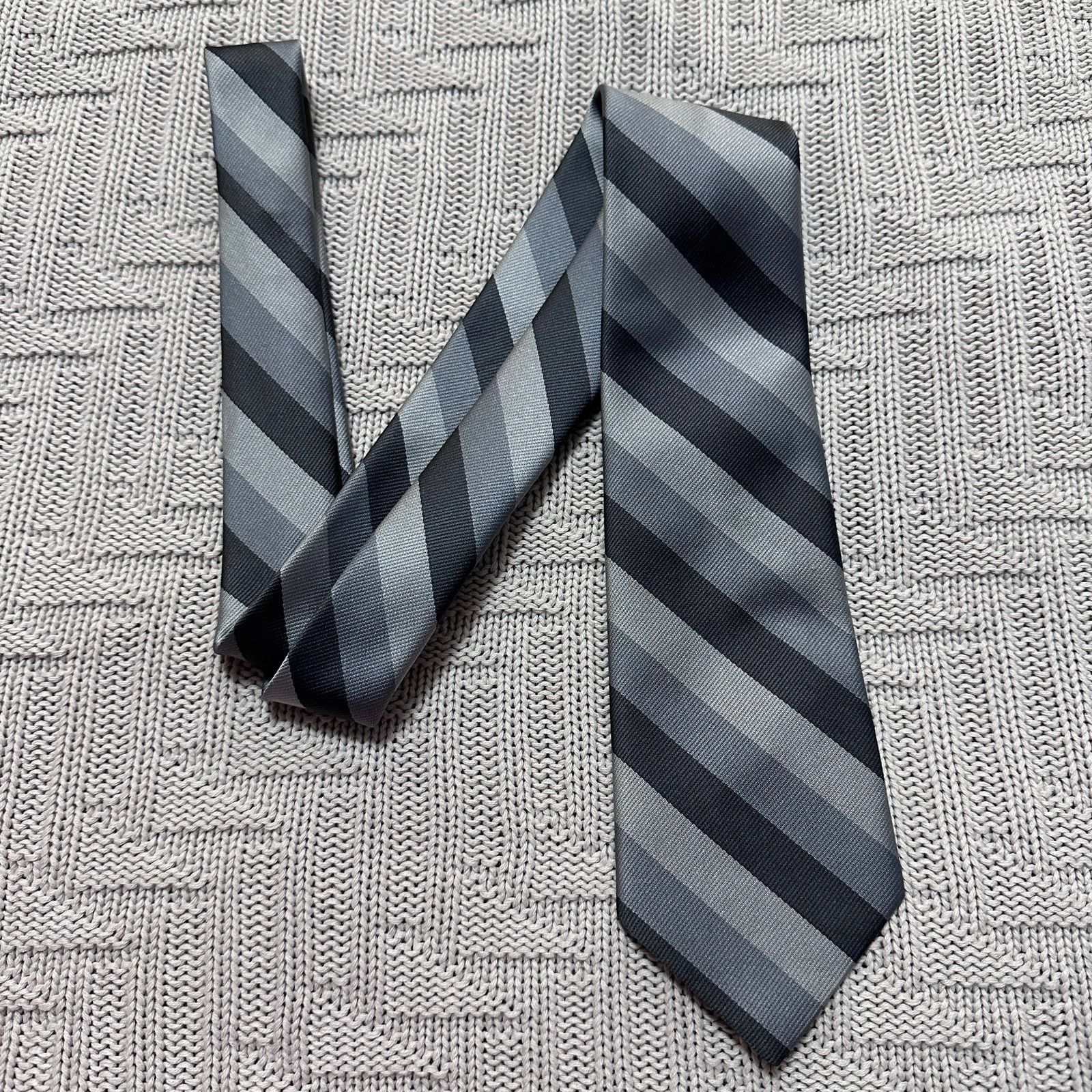 Vintage Vintage Jean Pierre silver striped men's tie Size ONE SIZE - 1 Thumbnail
