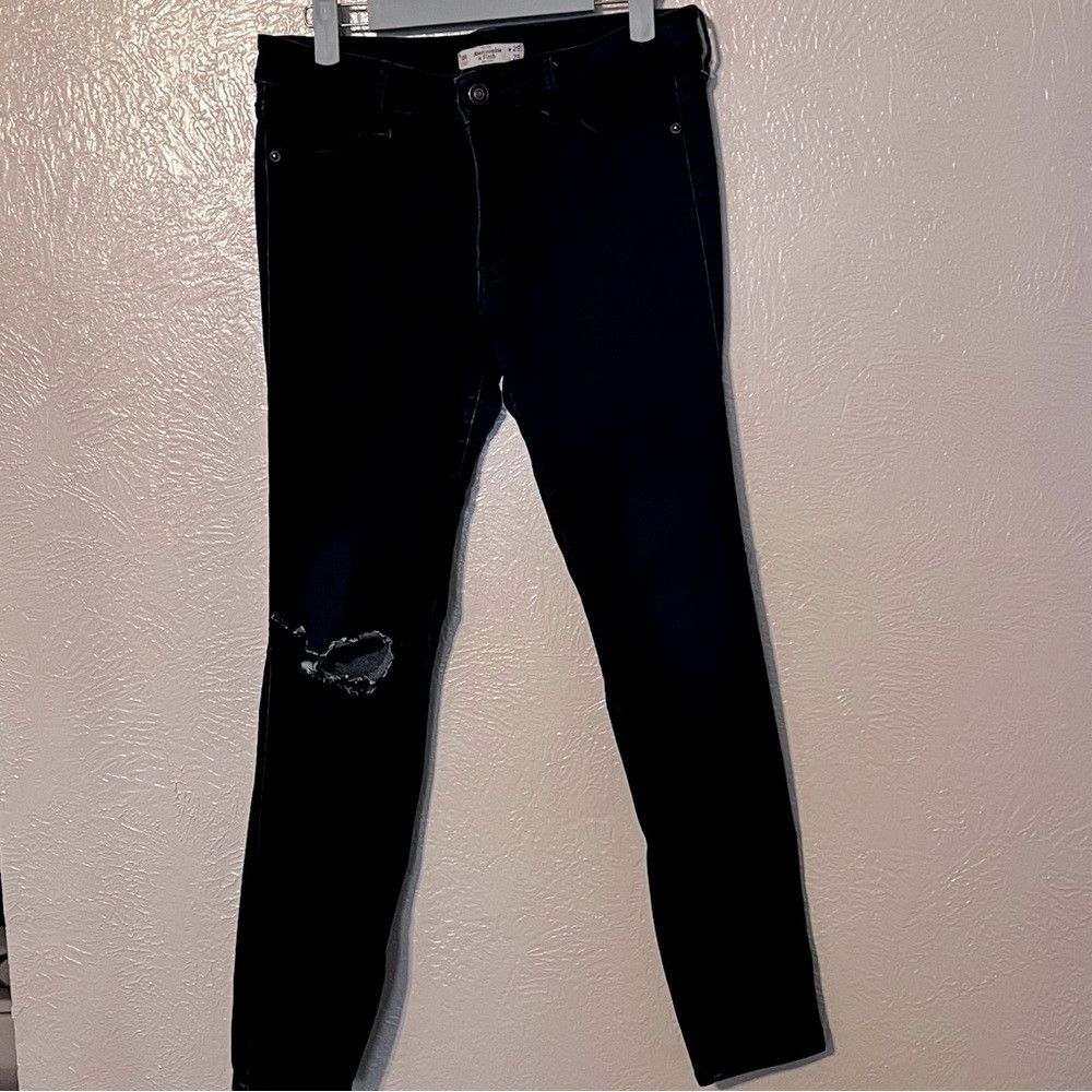 Abercrombie & Fitch Abercrombie & Fitch Distressed Skinny Faux Pocket Jeans Wom Size 29" - 1 Thumbnail