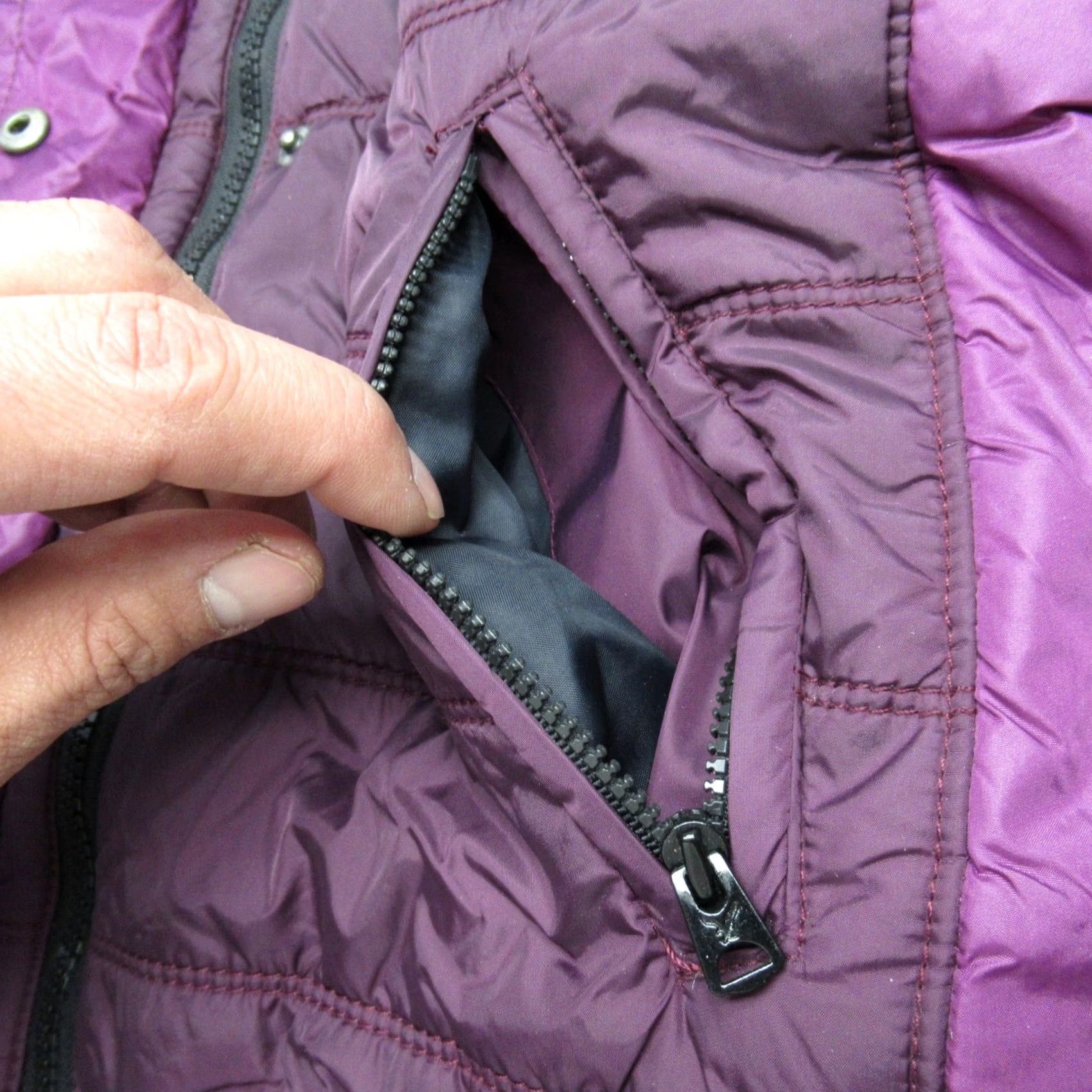 American Eagle Outfitters American Eagle Vest Puffer Womens Medium Purple Faux Fur Hood Trim Full Zip Size M / US 6-8 / IT 42-44 - 6 Thumbnail