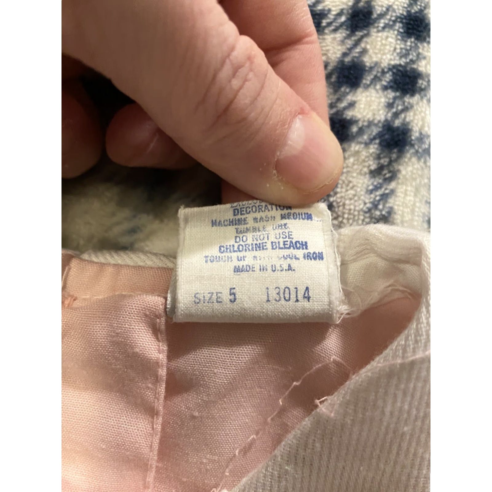 Vintage VINTAGE Cinderella Farm Dress Pink Girls Size 5 60s-70s Made In USA Victorian Polyester Girls 5 United States Cinderella Size ONE SIZE - 6 Thumbnail