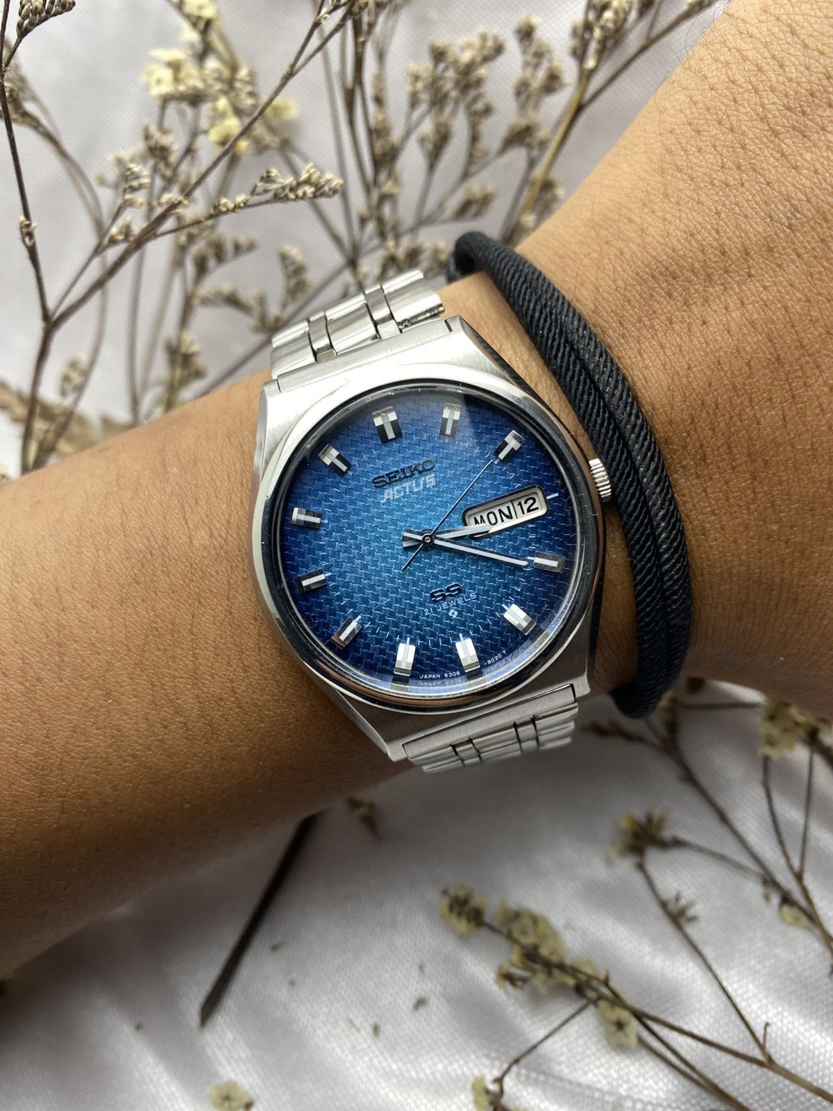 Seiko SEIKO ACTUS BLUE SHURIKEN DIAL Size 38 - 6 Thumbnail