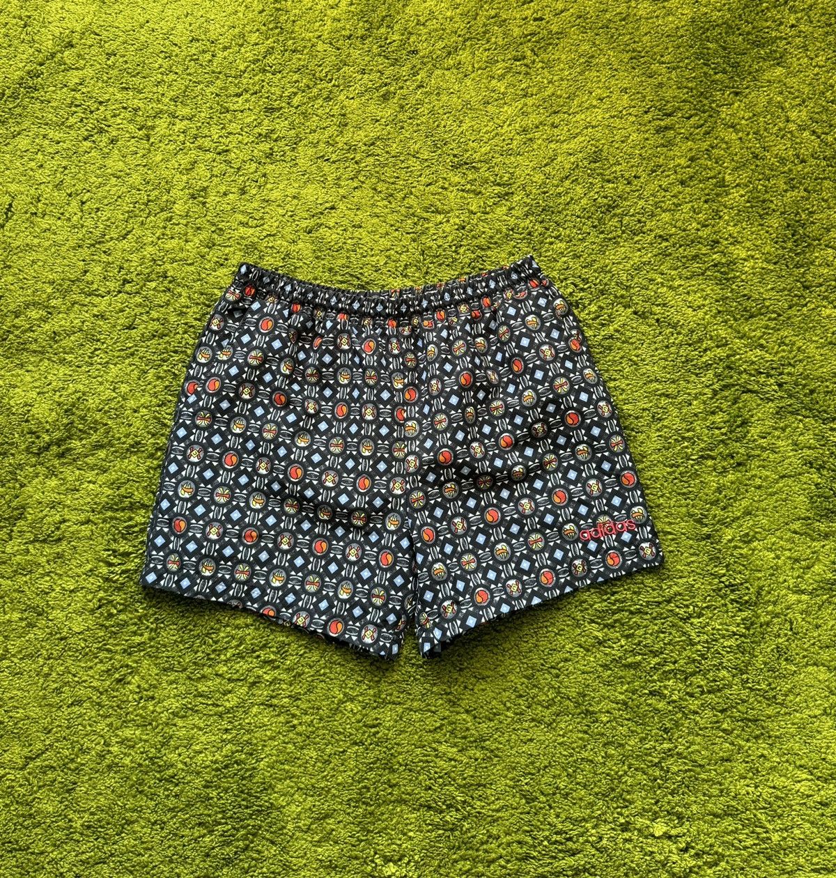 Adidas × Vintage Adidas 90s vintage embroidered logo graphic shorts Size US 32 / EU 48 - 1 Thumbnail