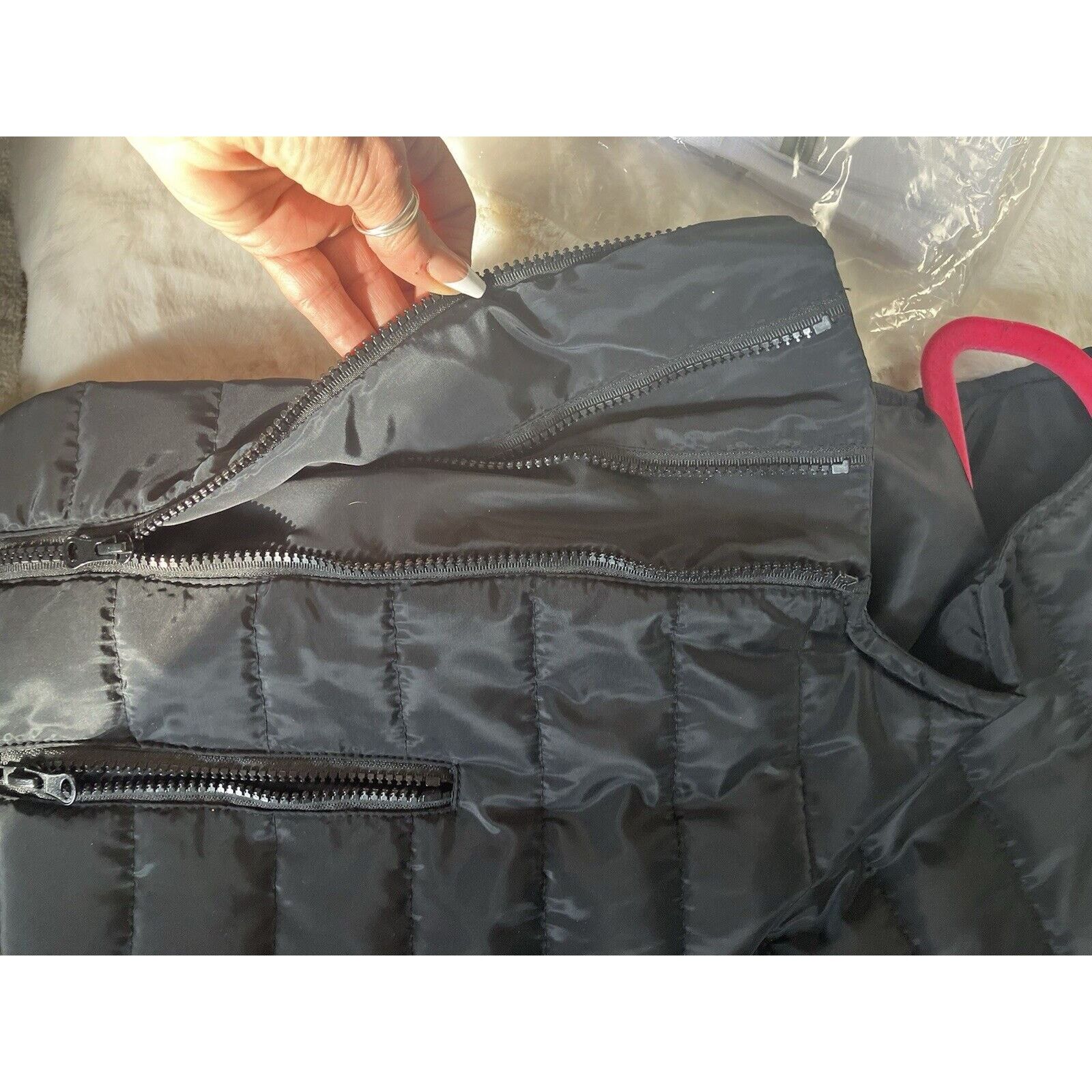 Other NWOT Electric Heating Vest USB Powered Heated for Men/Women Size US M / EU 48-50 / 2 - 5 Thumbnail