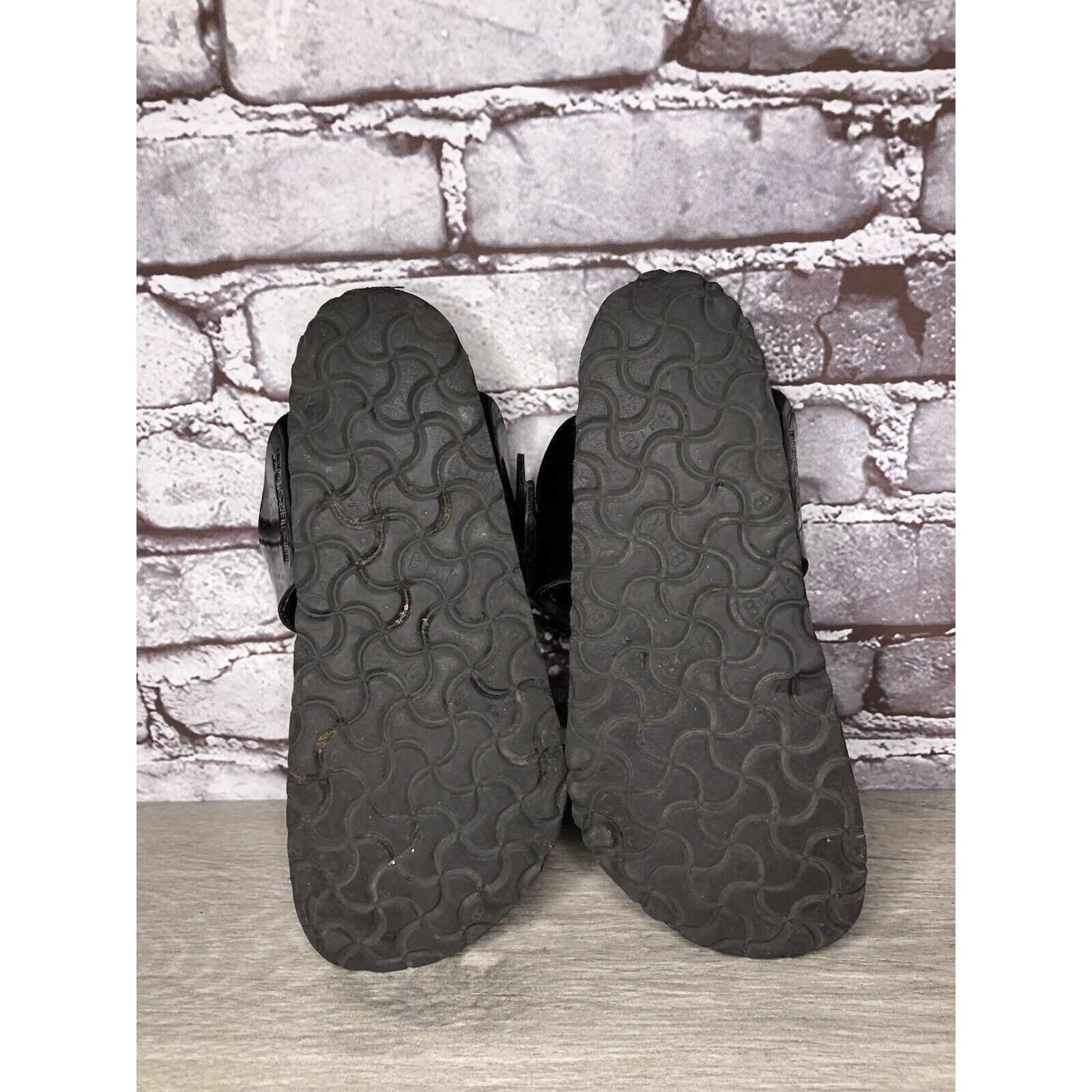 Birkenstock Birkenstock Gizeh Black Patent Leather Cork Strap Sandals Wo Size US 6.5 / IT 36.5 - 20 Thumbnail