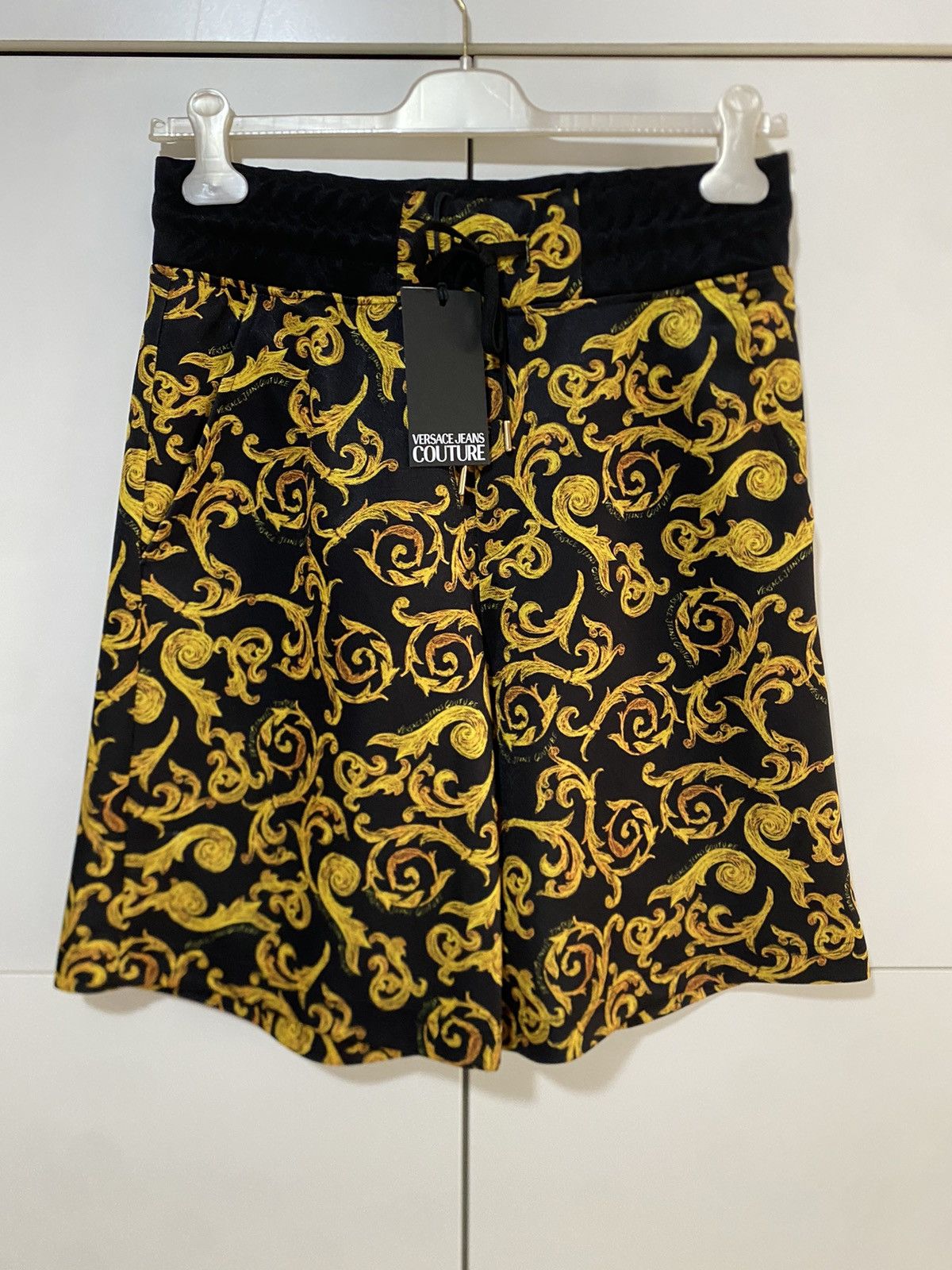 Versace Jeans Couture Versace Jeans Culture Sketch Print Triacetate Shorts S, new. Size 27" / US 4 / IT 40 - 1 Thumbnail