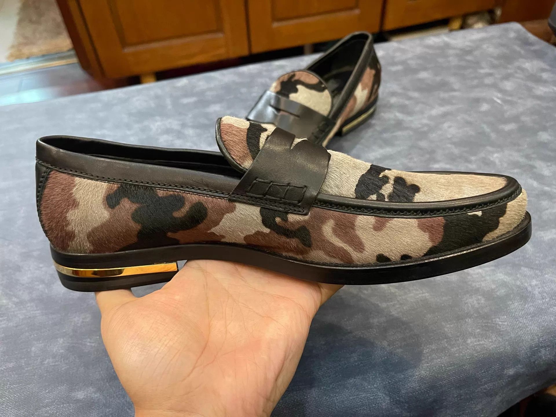 Versace Versace Shearling Camo Loafer 40 Sand Size US 7 / EU 40 - 3 Thumbnail