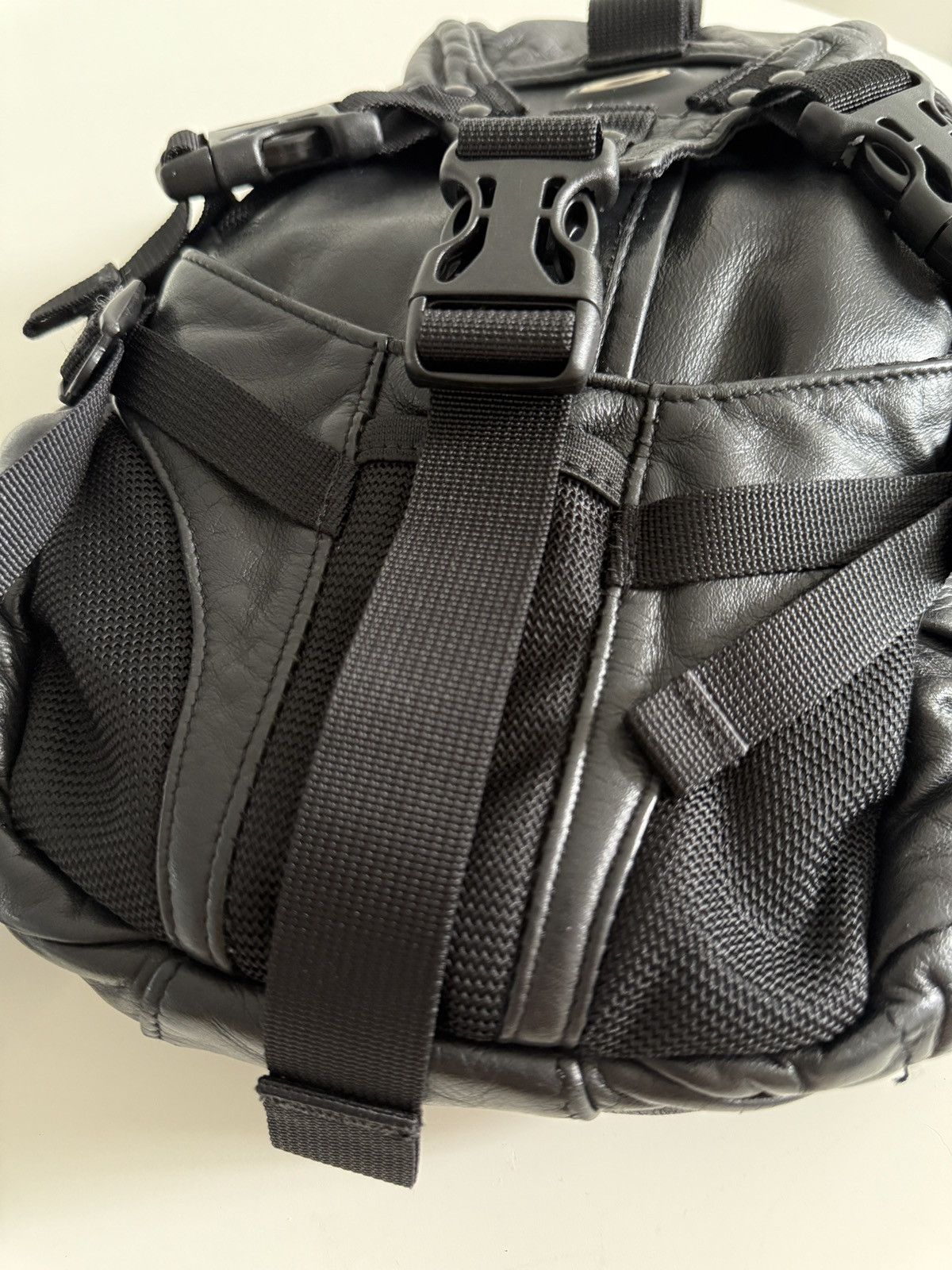 Oakley OAKLEY MINI ICON LEATHER BACKPACK ORIGINAL VINTAGE RARE Size ONE SIZE - 5 Thumbnail