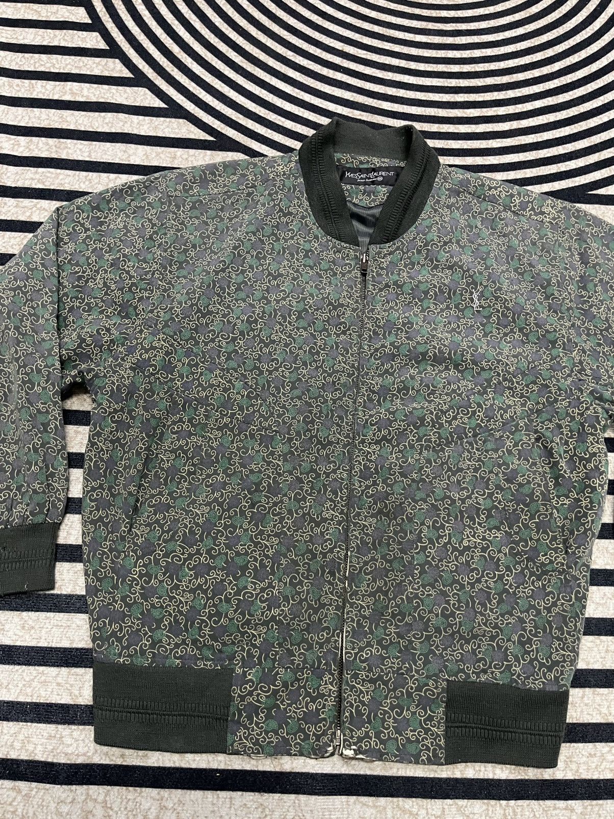 Yves Saint Laurent 90s YVES SAINT LAURENT POUR HOMME FULLPRINT ABSTRACT DESIGN Size US M / EU 48-50 / 2 - 4 Thumbnail