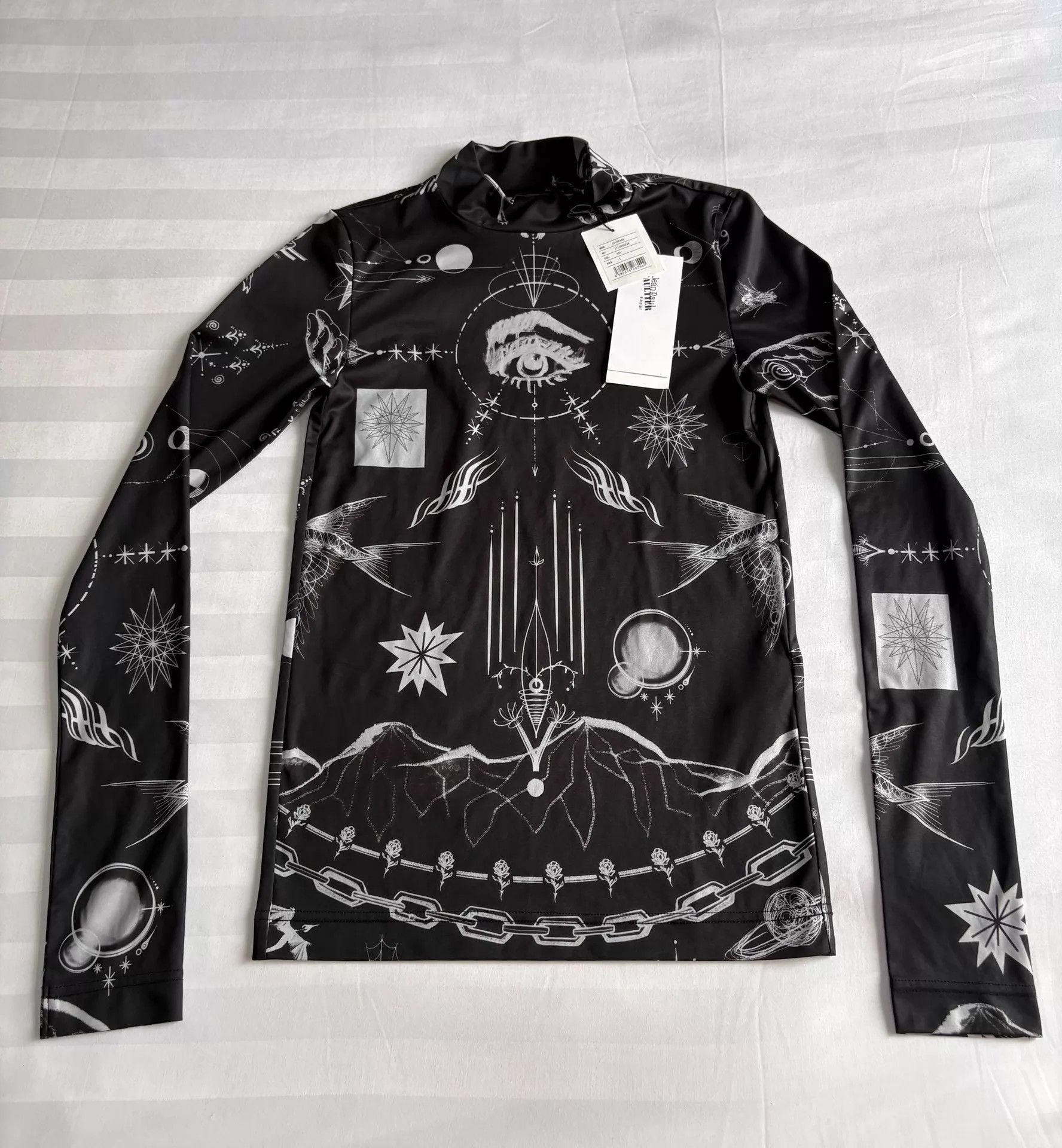 Jean Paul Gaultier Jean Paul Gaultier Sacai Tattoo Print Fitted Top 1 NWT Size S / US 4 / IT 40 - 4 Thumbnail