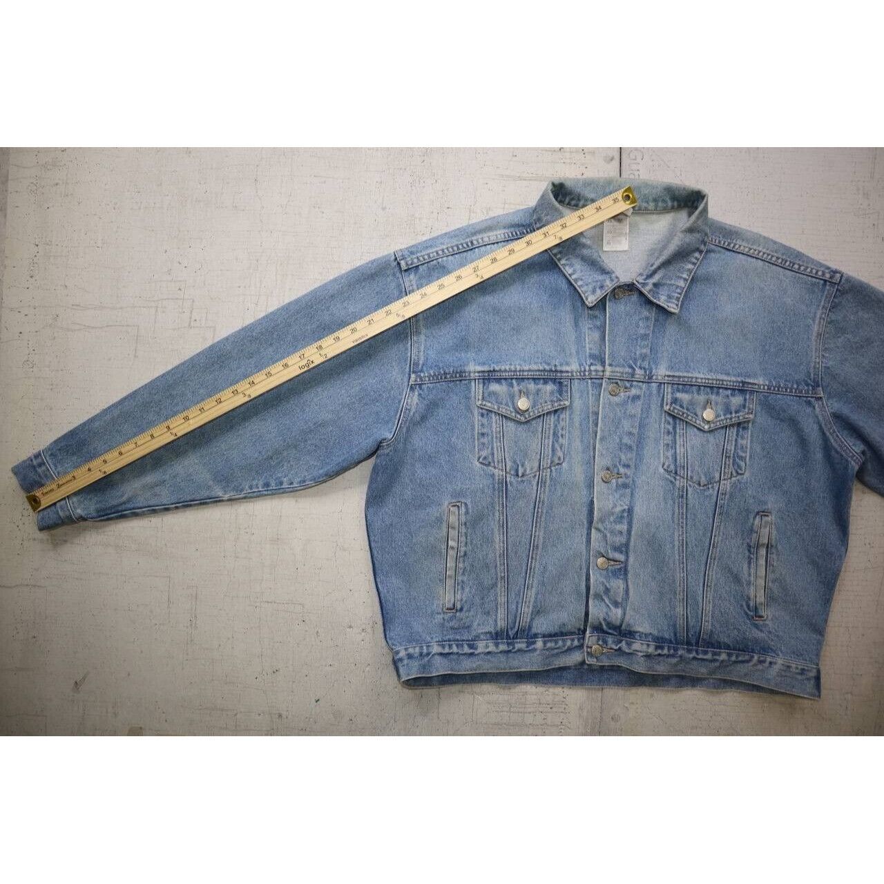 Vintage Vintage 90s Warner Bros Looney Tunes Denim Jacket Taz XL Size US XL / EU 56 / 4 - 5 Thumbnail