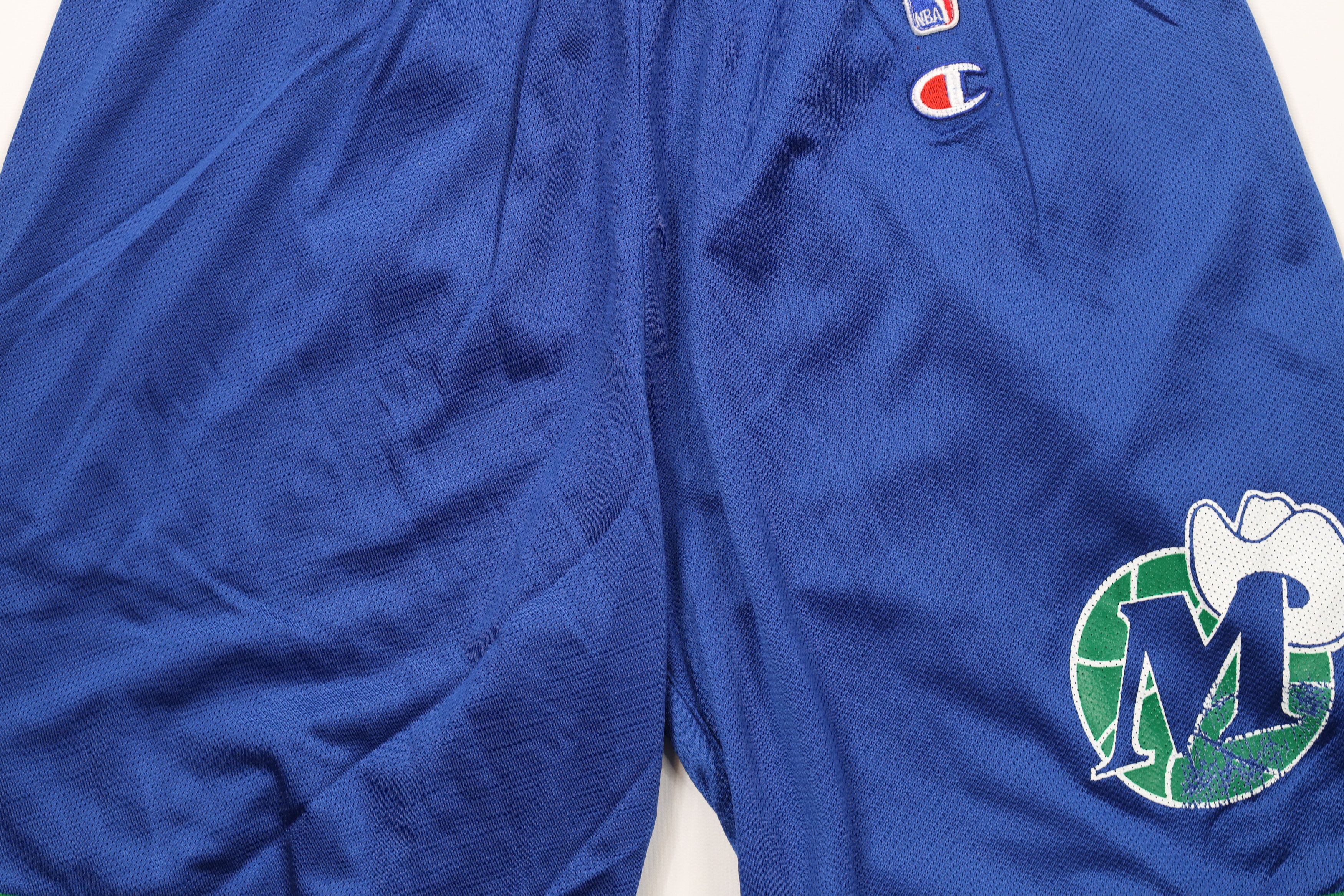 Champion × Vintage Vintage 90s Champion Mavericks Basketball Shorts Blue USA Size US 34 / EU 50 - 3 Thumbnail