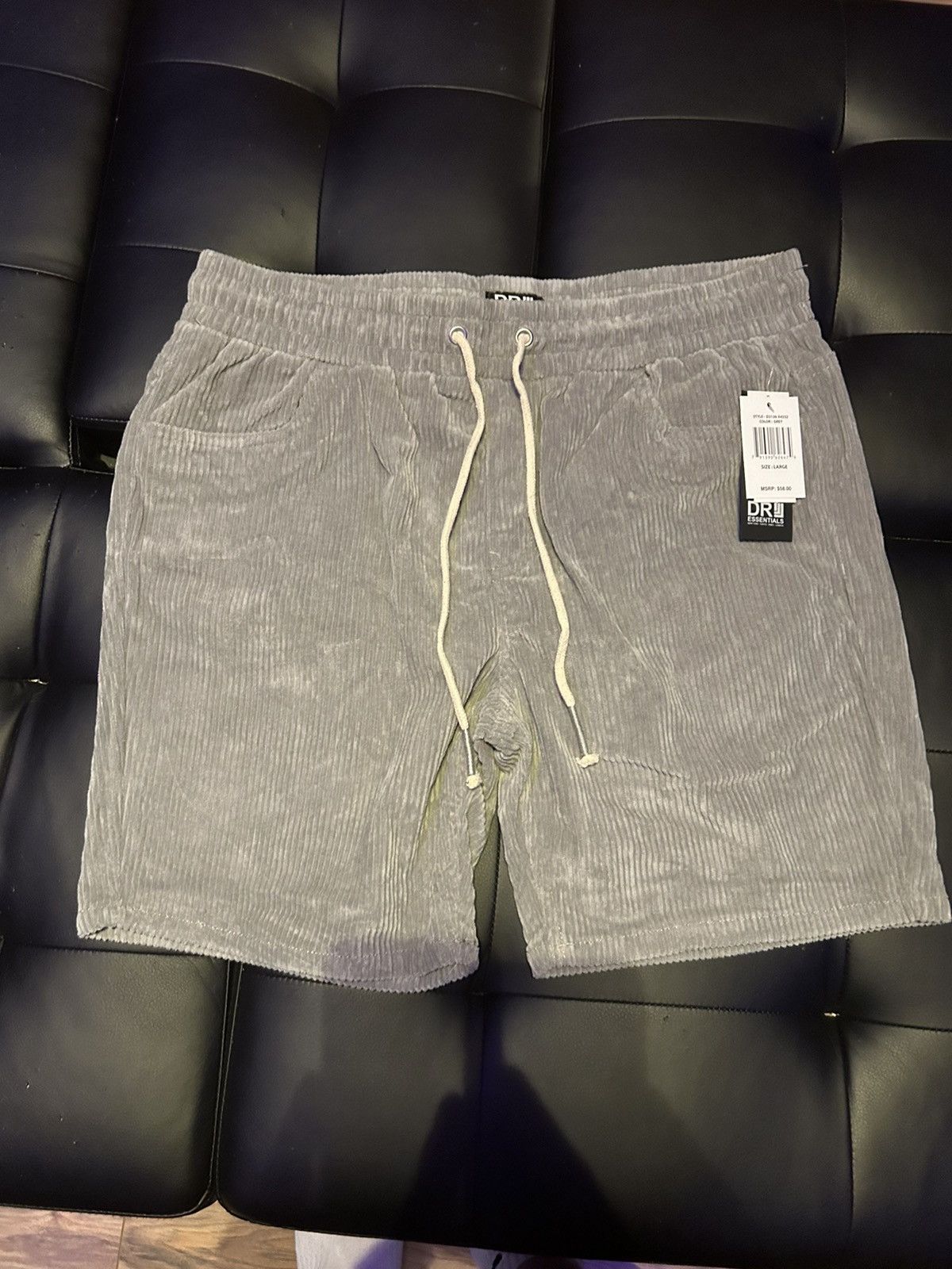 Vintage Essential shorts Size US 34 / EU 50 - 1 Thumbnail