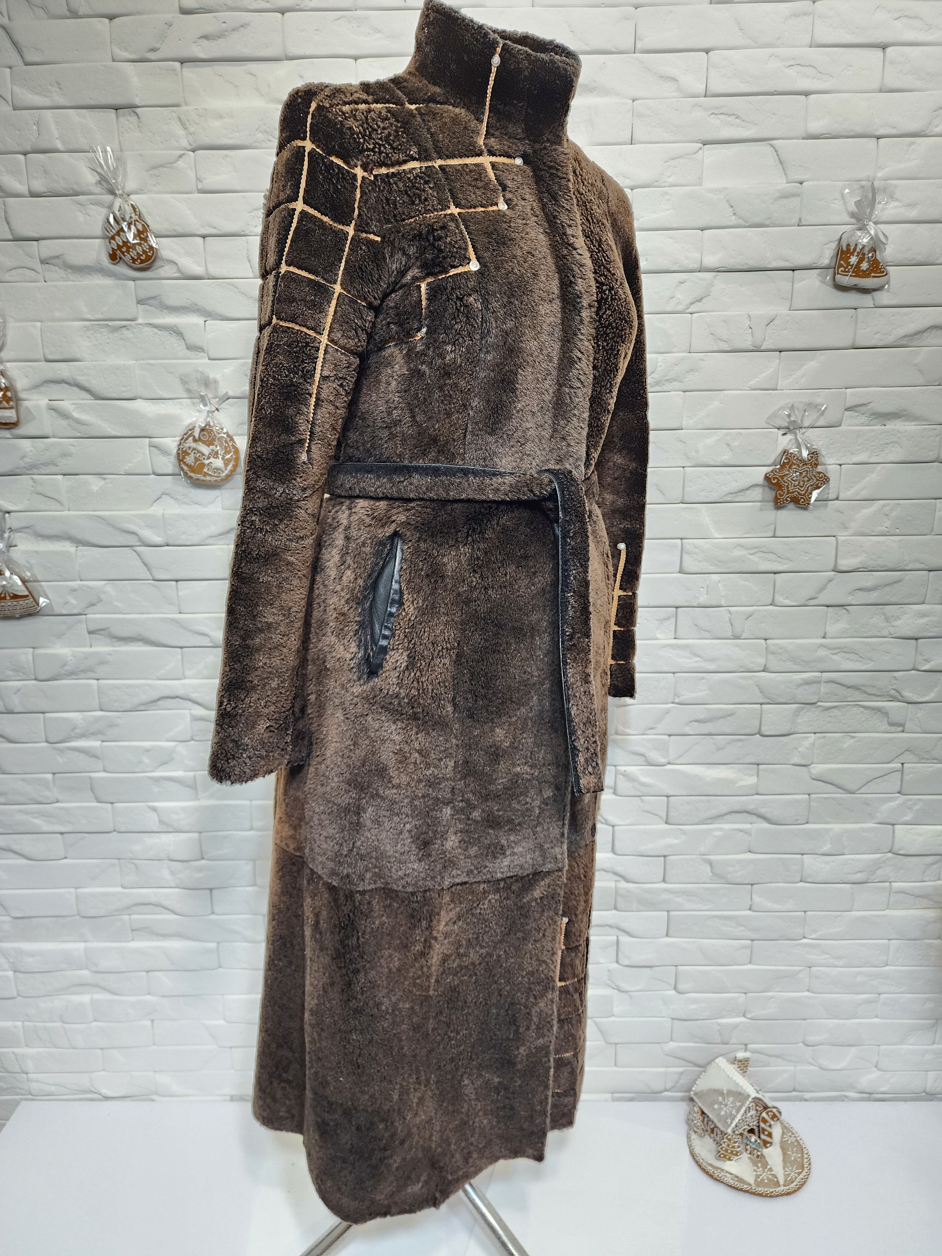 Furla Brown Sheepskin Coat: Genuine Fur, Metal Zipper. Size M / US 6-8 / IT 42-44 - 3 Thumbnail