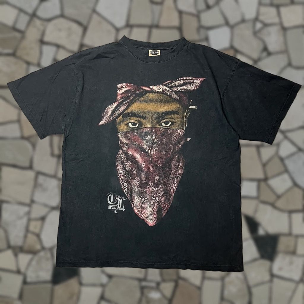 VINTAGE Tupac 2Pac Bandana Thug Life Rap Tee T Shirt 2XL Men Black Cotton Knit Short Sleeve Deer Town Graphic Print 90s Hip Hop Tupac Shakur