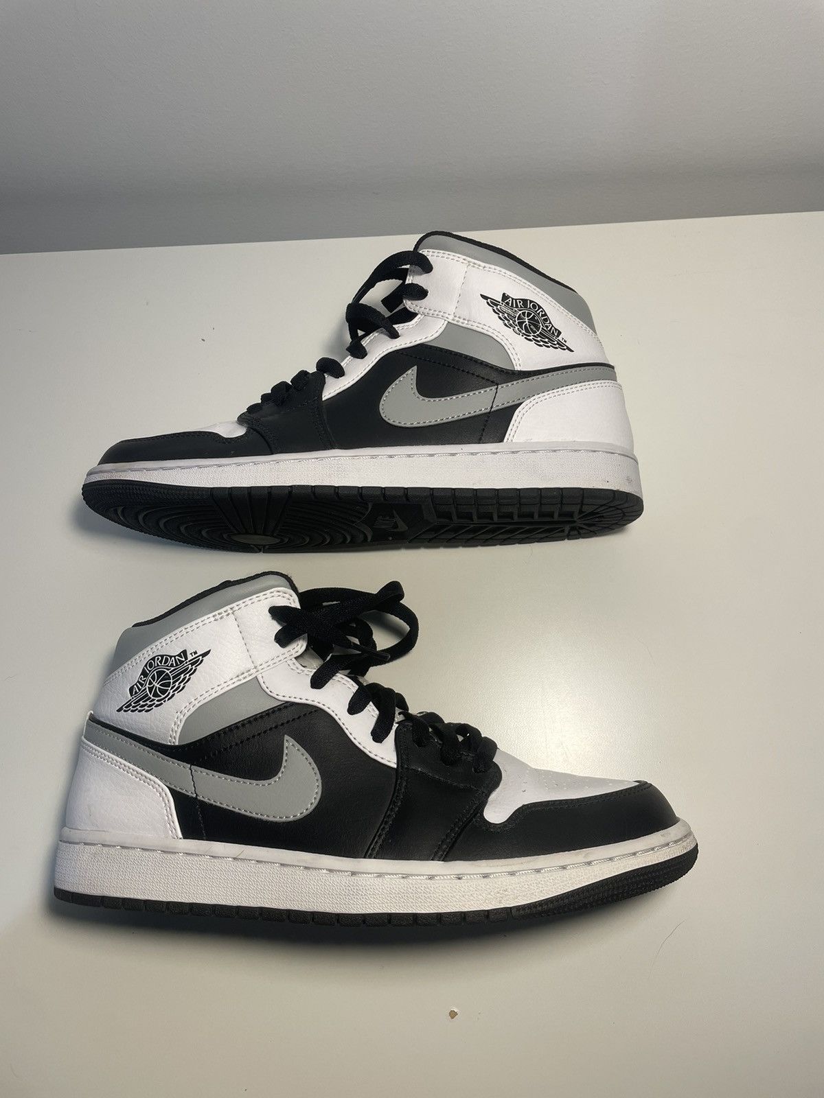 Jordan Brand Jordan 1 Mid | White Shadow Size US 9.5 / EU 42-43 - 2 Thumbnail