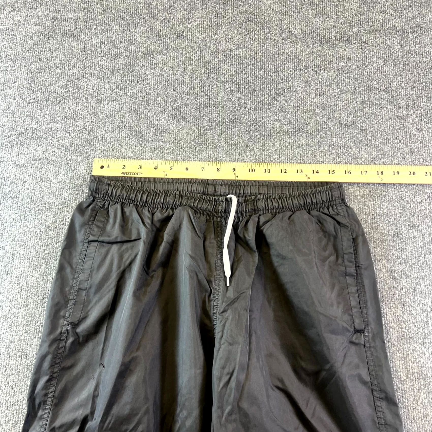 Nike VINTAGE Nike Track Pants Mens Medium Black Swoosh Logo Ankle Zip Performance Size US 31 - 3 Thumbnail