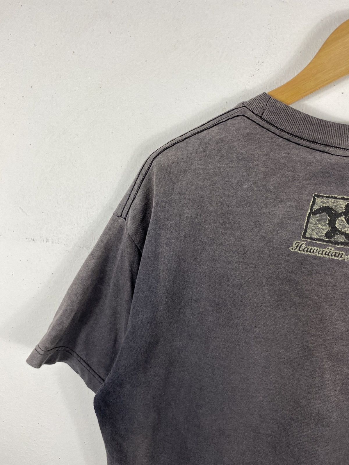 Vintage Vintage 90s Hawaiian Legends Distressed Faded T-Shirt Size US L / EU 52-54 / 3 - 10 Thumbnail