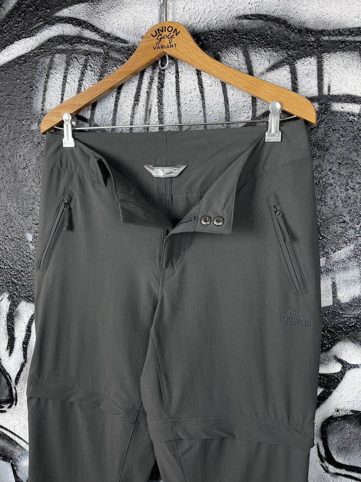 The North Face The North Face Outdoor Grey Cargo Transformer Pants WMNS Size 8 Size 30" / US 8 / IT 44 - 4 Thumbnail