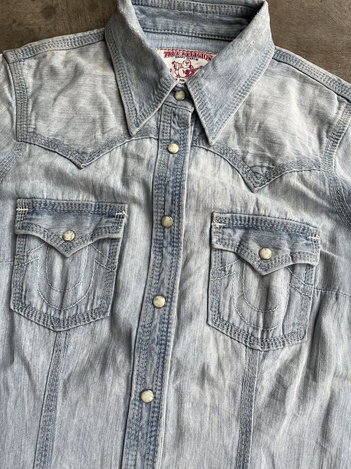 If Six Was Nine × Le Grande Bleu (L.G.B.) × True Religion TRUE RELIGION ROBE DISTRESSED DENIM BUTTON SHIRTS Size US S / EU 44-46 / 1 - 5 Thumbnail