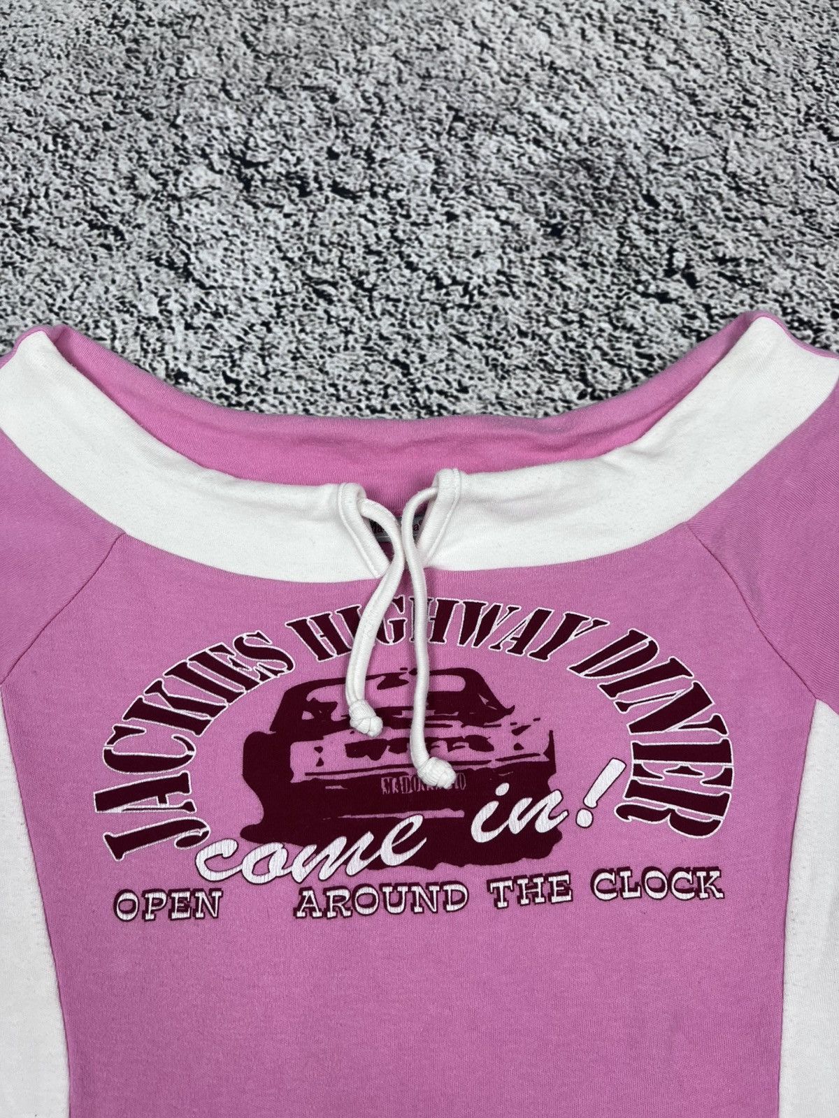 Japanese Brand Vintage Pink Y2K Glamour logo wide neck t shirt streetwear Size M / US 6-8 / IT 42-44 - 4 Thumbnail