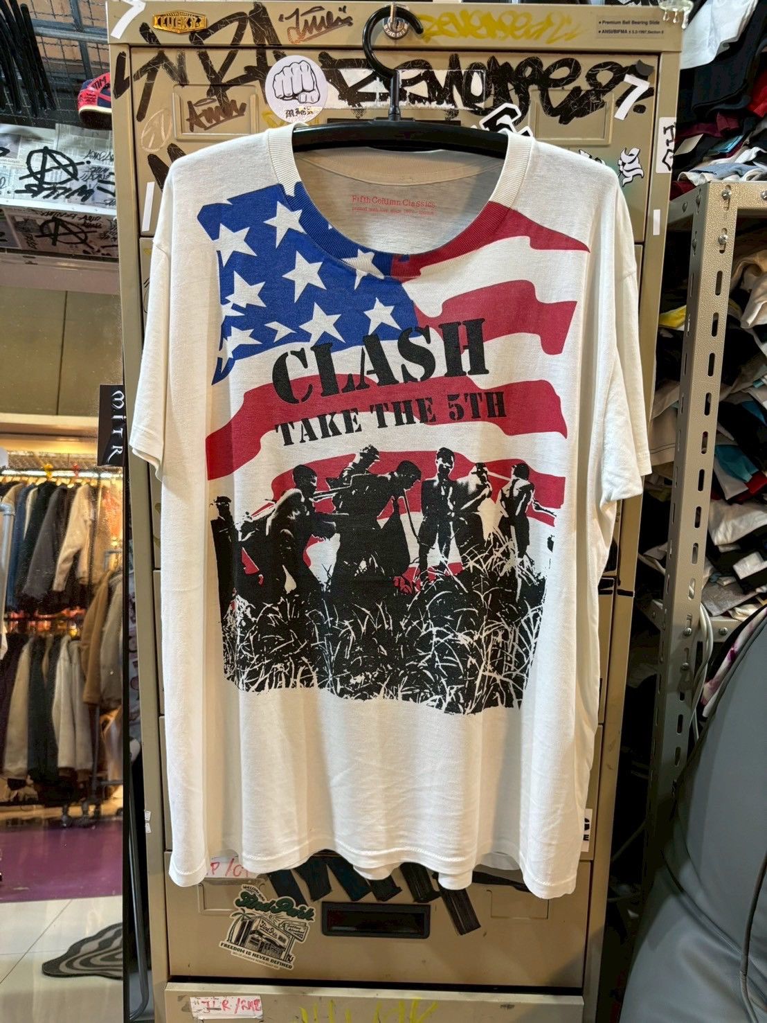 Band Tees Vintage The Clash tee Size US XXL / EU 58 / 5 - 1 Thumbnail